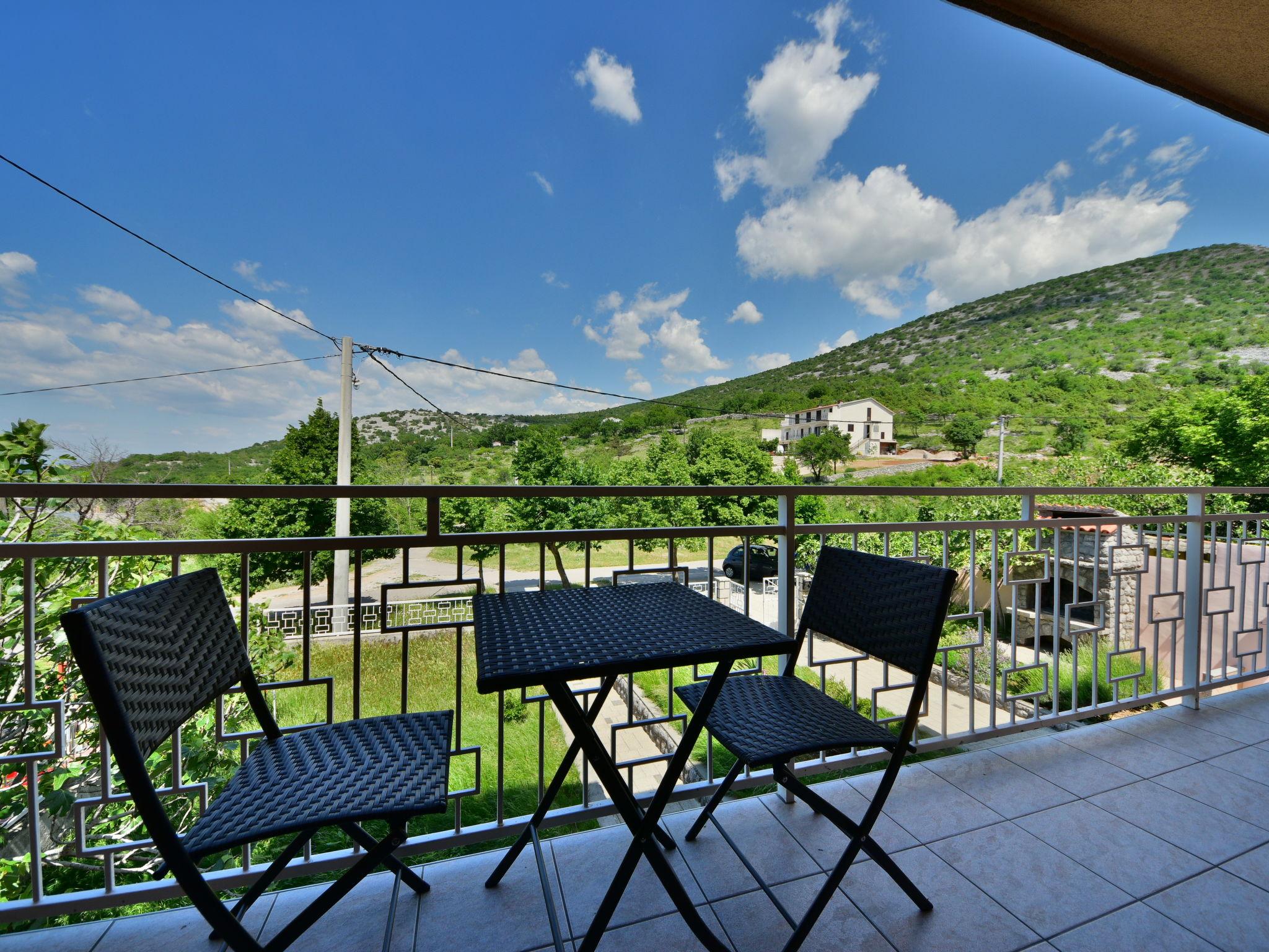 Photo 3 - 1 bedroom Apartment in Novi Vinodolski with garden and terrace