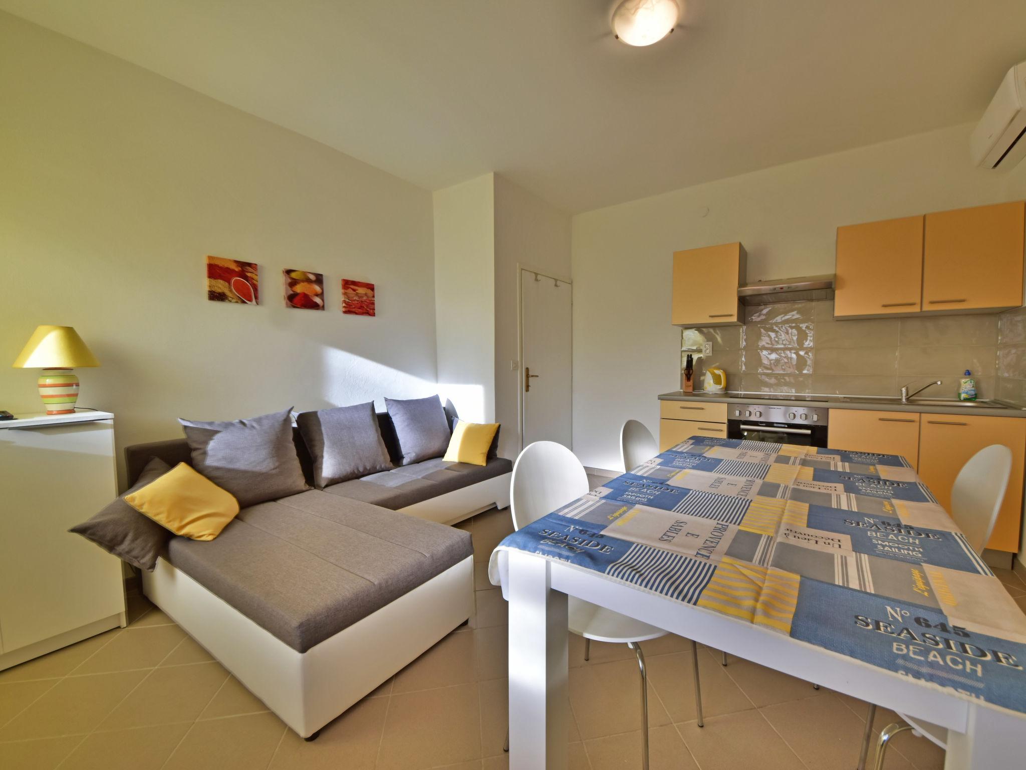 Foto 7 - Appartamento con 1 camera da letto a Novi Vinodolski con terrazza