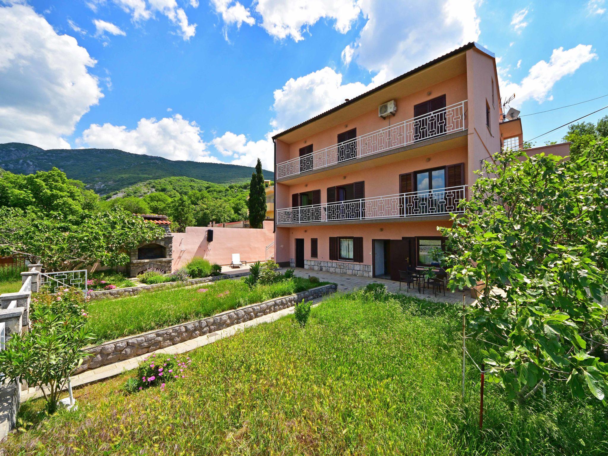 Photo 15 - Appartement de 2 chambres à Novi Vinodolski avec jardin et terrasse