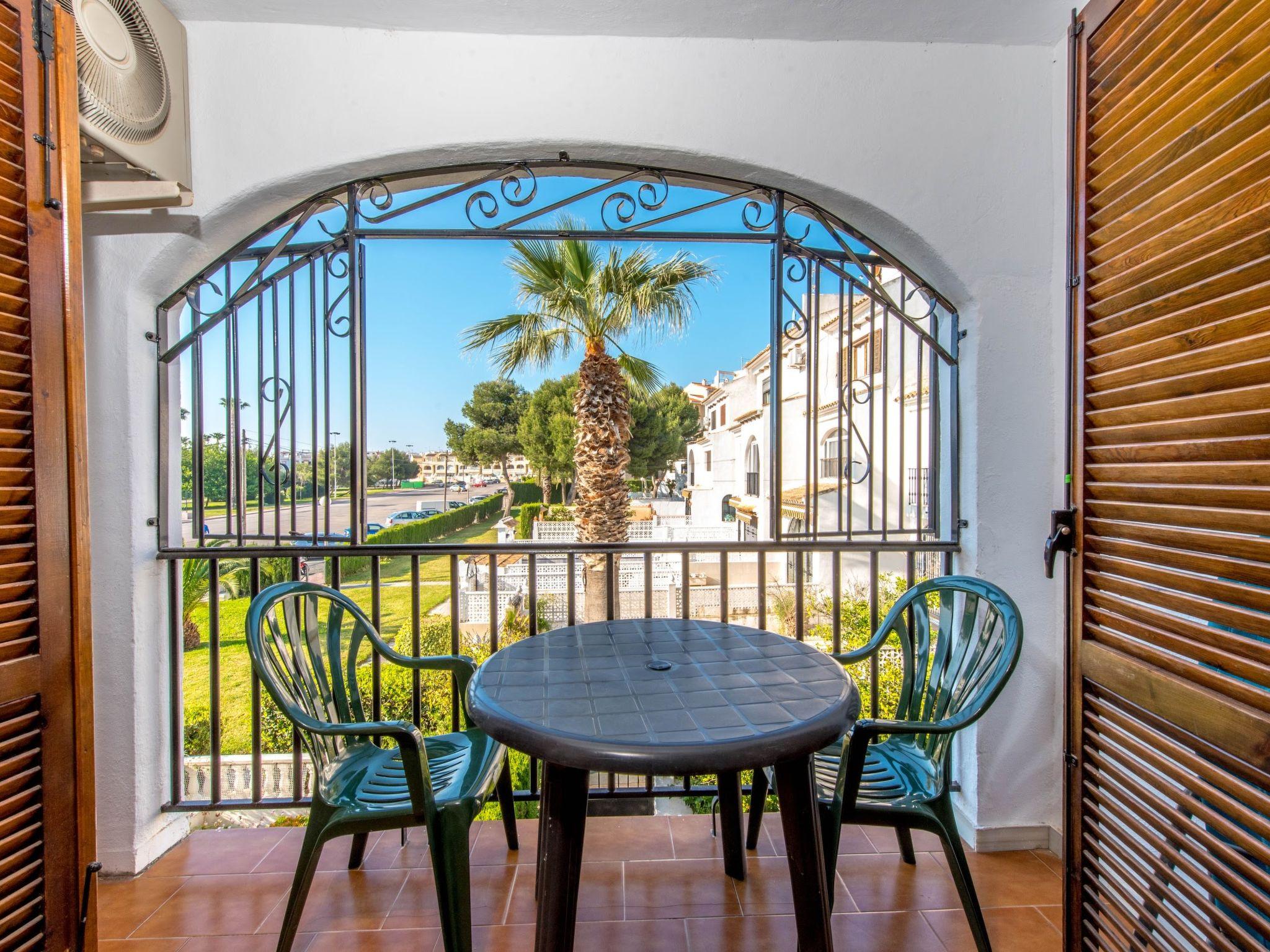 Photo 2 - 1 bedroom Apartment in Torrevieja with swimming pool and sea view