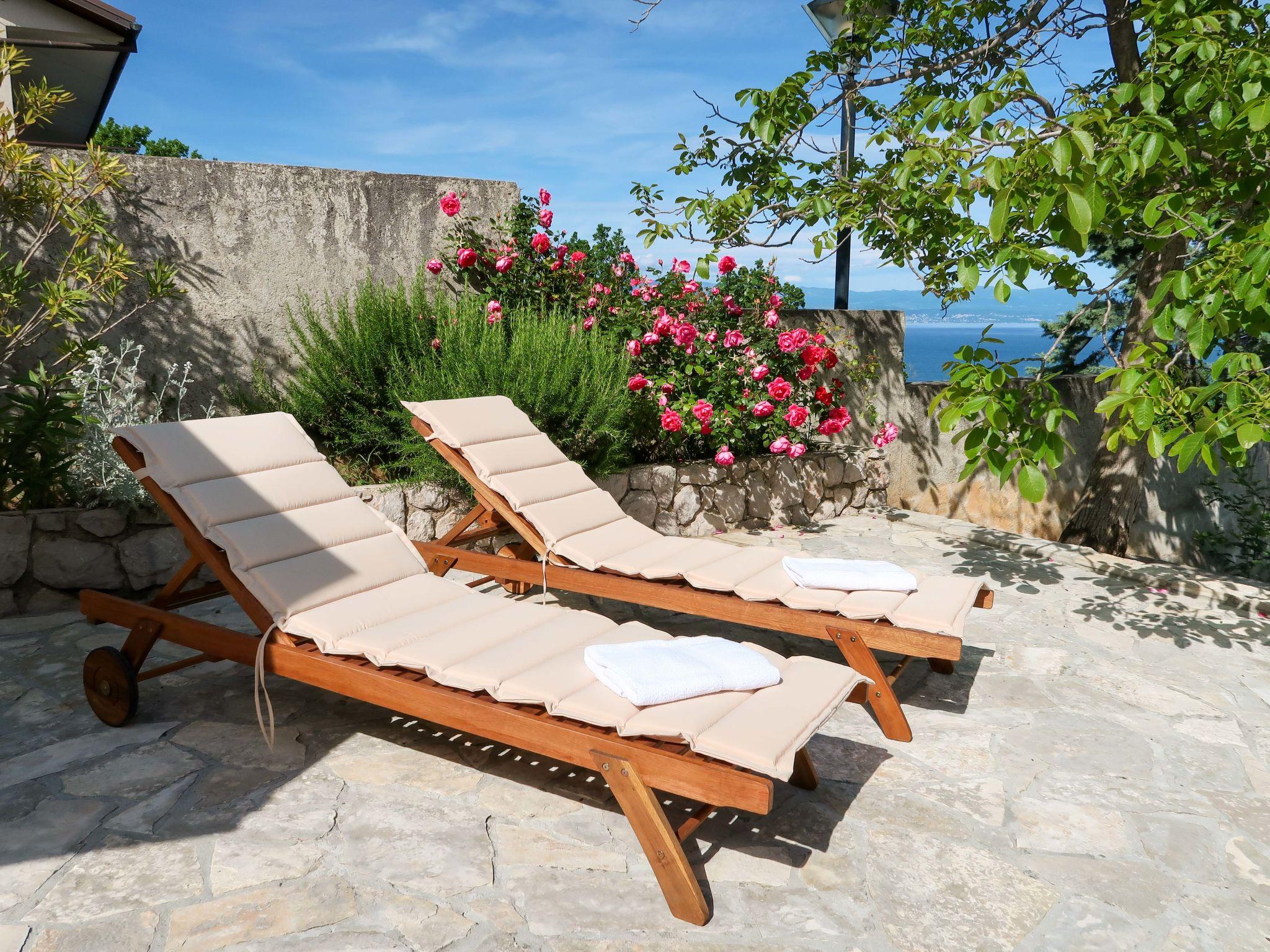 Photo 12 - Maison de 2 chambres à Mošćenička Draga avec terrasse et vues à la mer