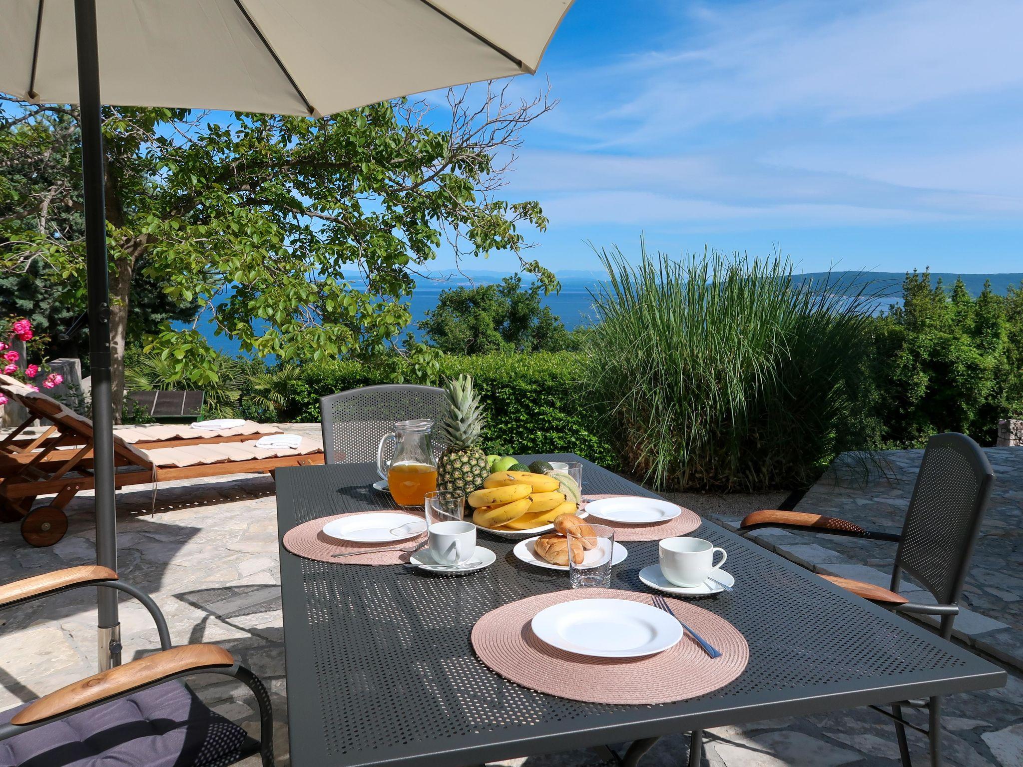 Foto 2 - Casa de 2 quartos em Mošćenička Draga com terraço e vistas do mar