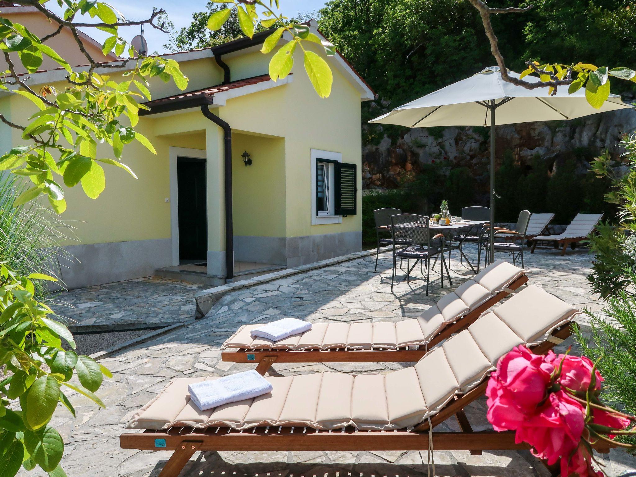 Photo 11 - Maison de 2 chambres à Mošćenička Draga avec jardin et terrasse