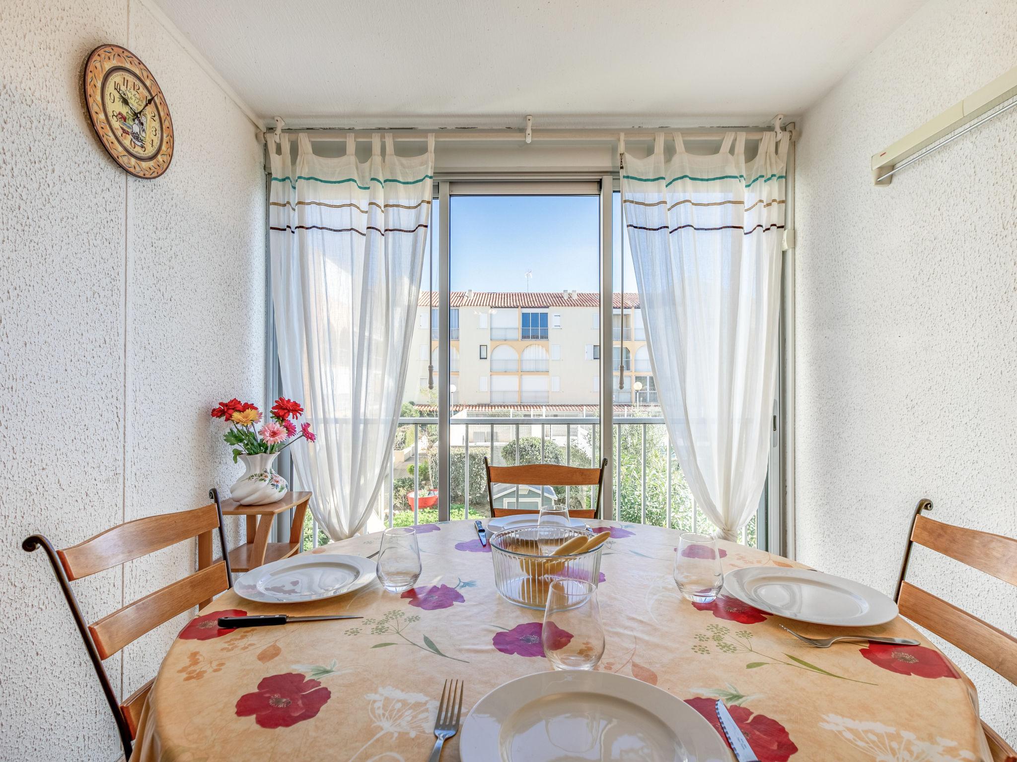 Foto 9 - Apartamento de 1 habitación en Narbonne con piscina y vistas al mar