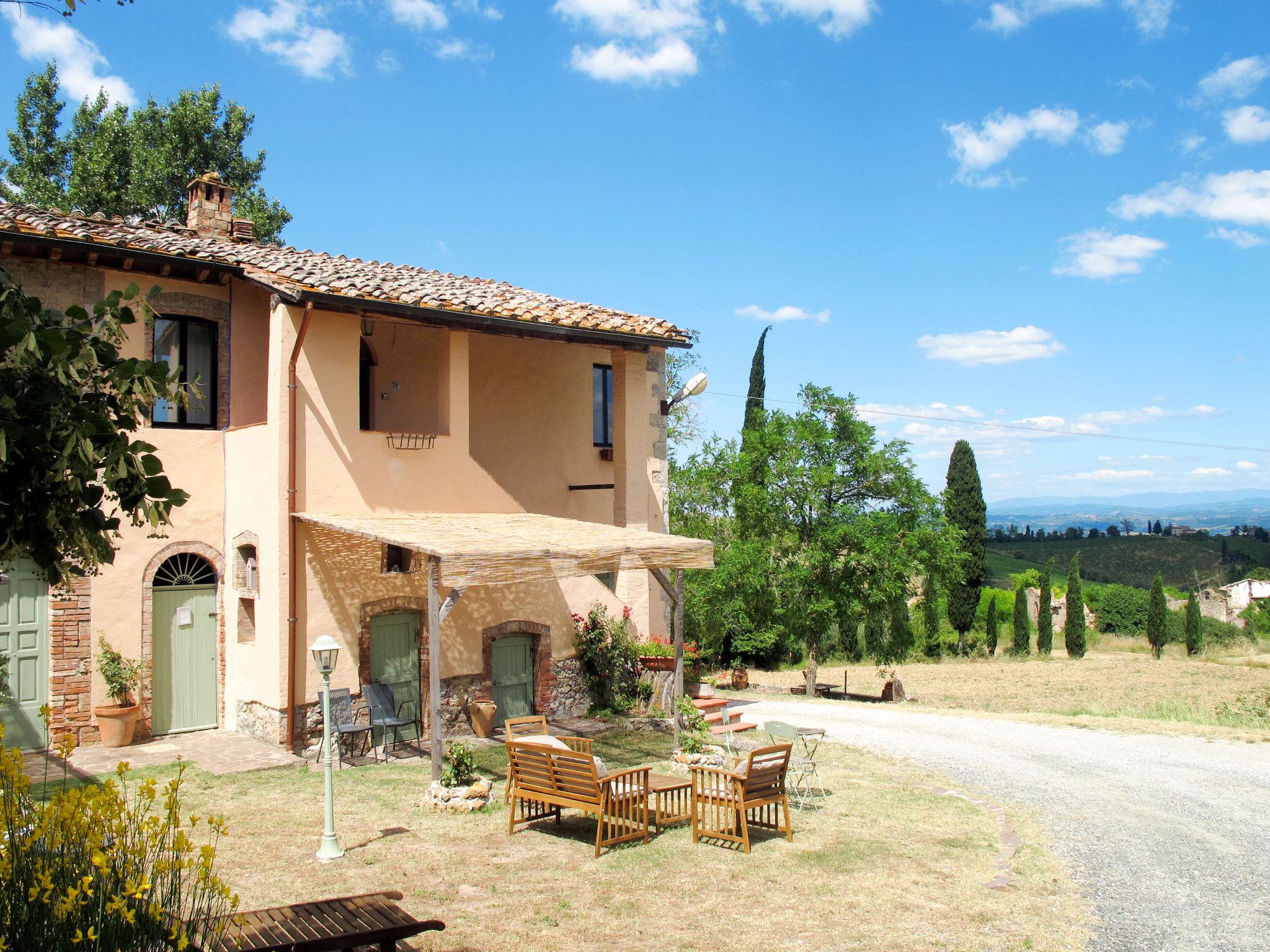 Foto 1 - Apartamento de 1 habitación en San Gimignano con piscina y jardín