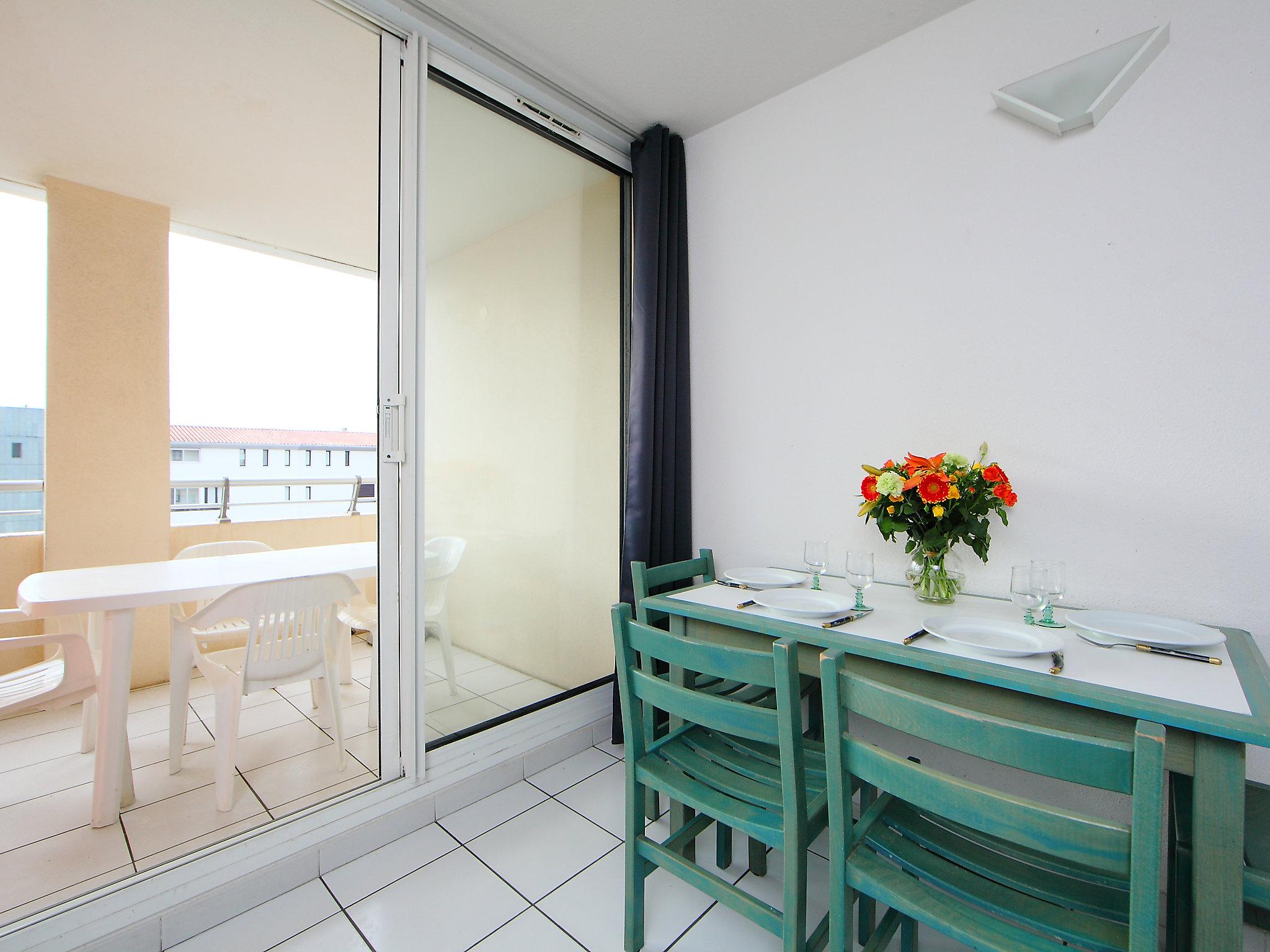 Photo 9 - 1 bedroom Apartment in Agde with swimming pool and terrace