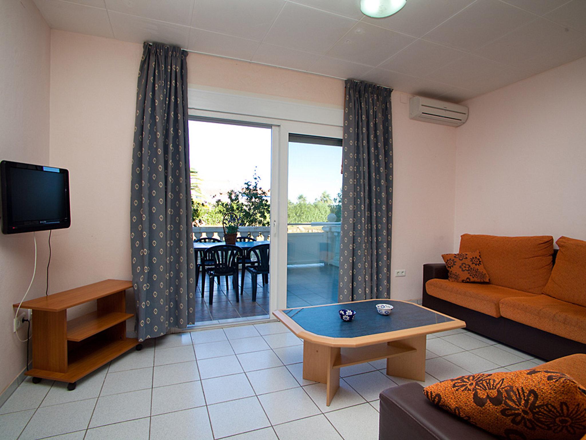 Photo 7 - 2 bedroom Apartment in Deltebre with swimming pool and garden