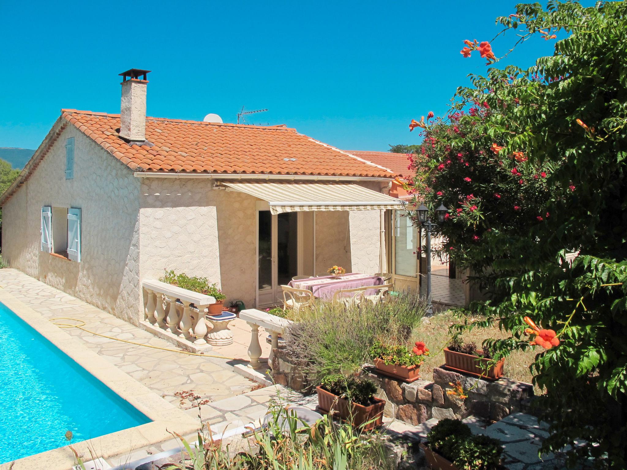 Foto 16 - Casa de 3 habitaciones en Saint-Paul-en-Forêt con piscina privada y terraza