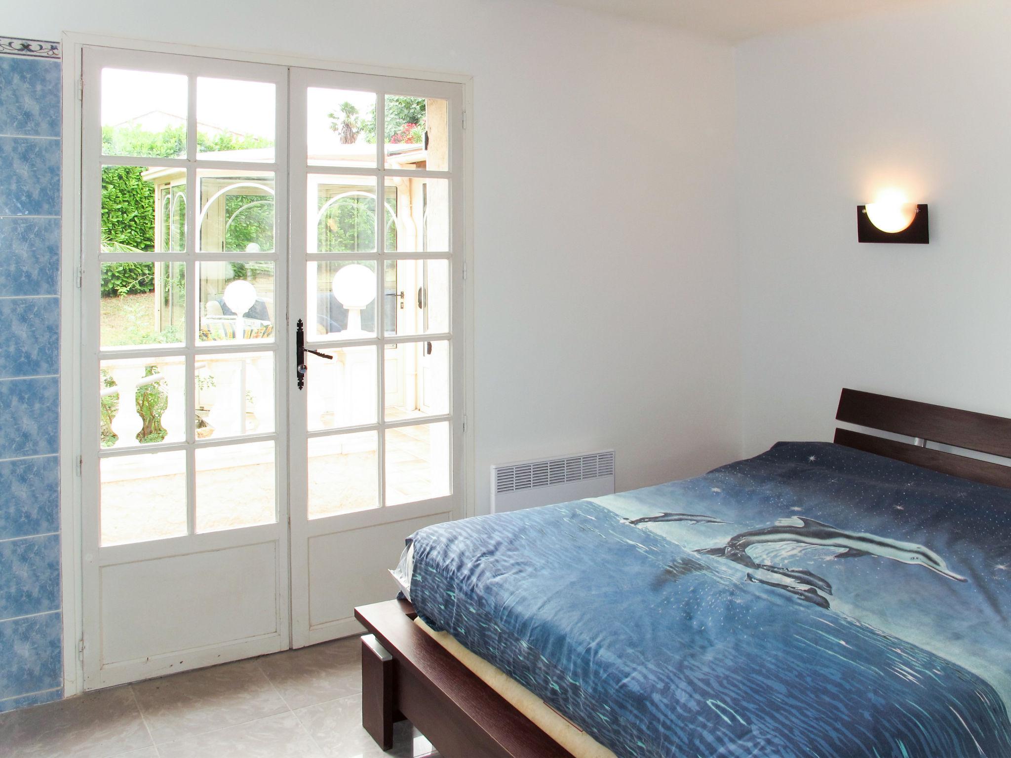 Photo 5 - 3 bedroom House in Saint-Paul-en-Forêt with private pool and garden