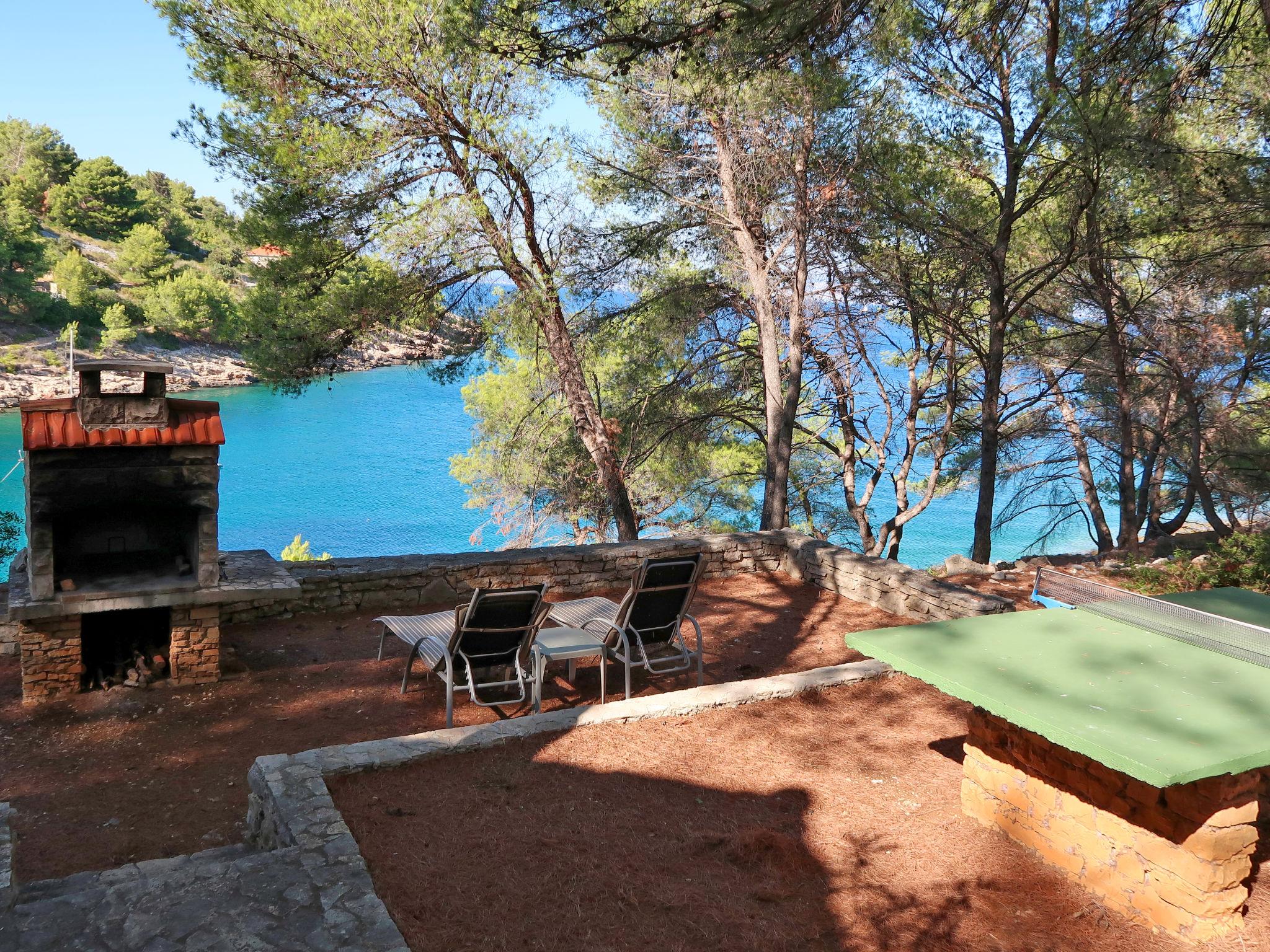 Photo 12 - Maison de 2 chambres à Šolta avec jardin et terrasse