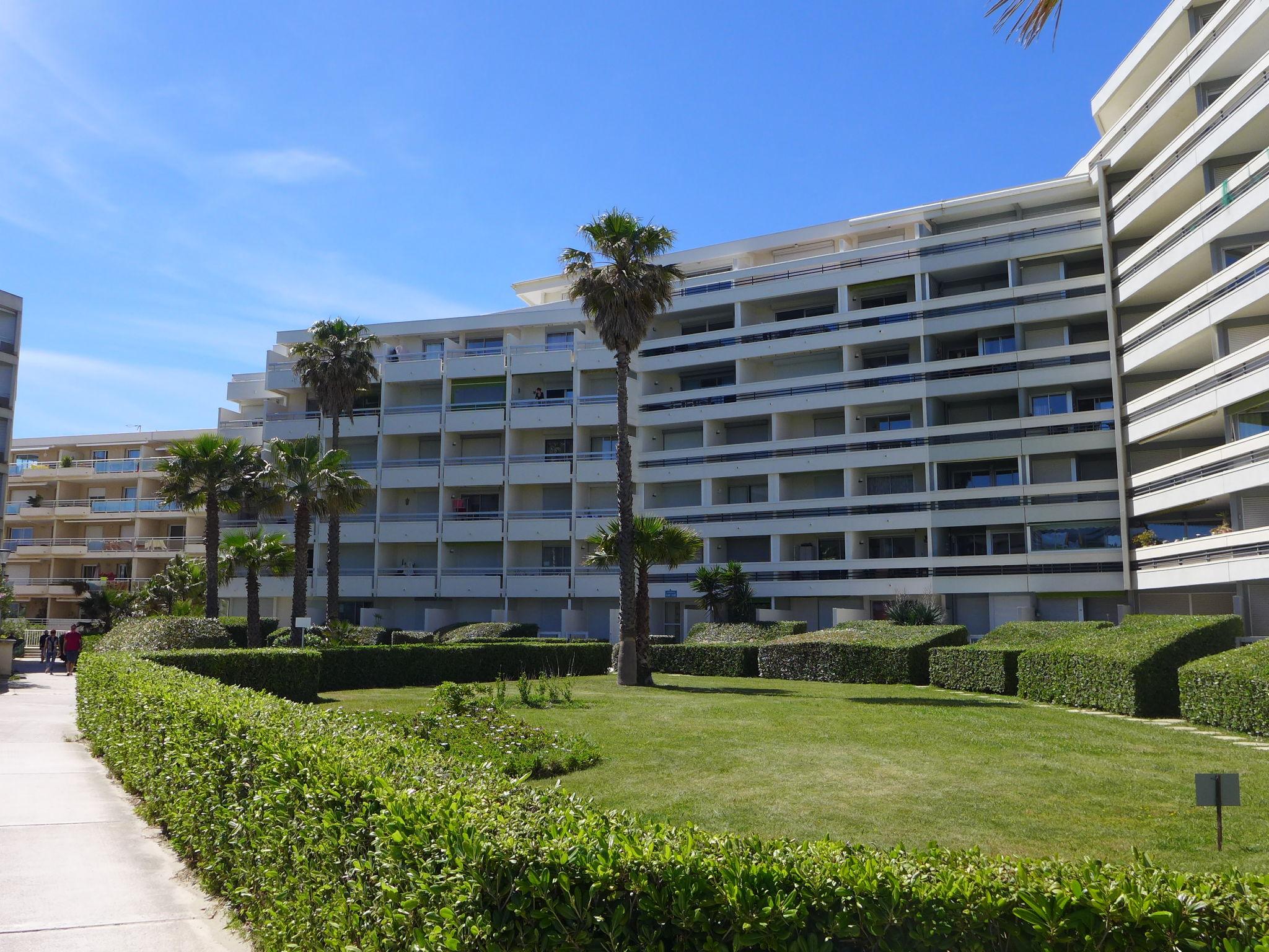 Foto 21 - Apartamento de 2 habitaciones en Canet-en-Roussillon con jardín y vistas al mar