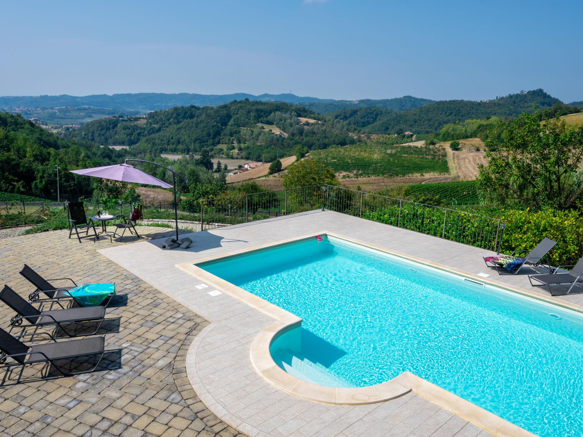 Foto 2 - Casa de 7 quartos em Ponzano Monferrato com piscina privada e jardim
