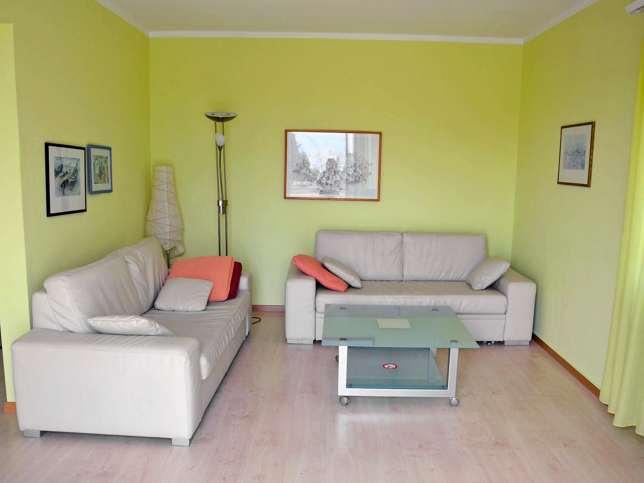 Photo 2 - 2 bedroom Apartment in Ascona with terrace