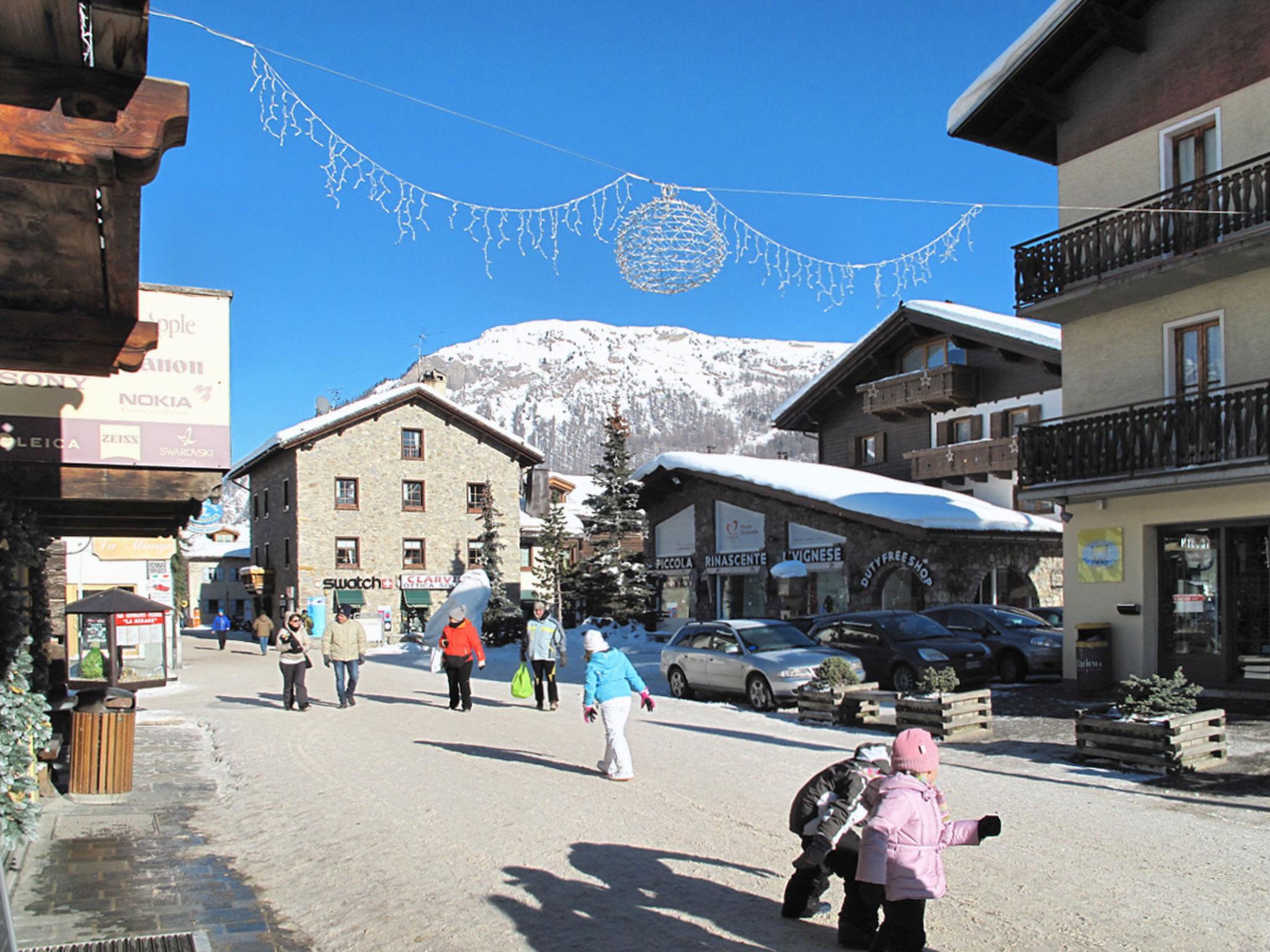 Foto 31 - Appartamento con 4 camere da letto a Livigno con giardino