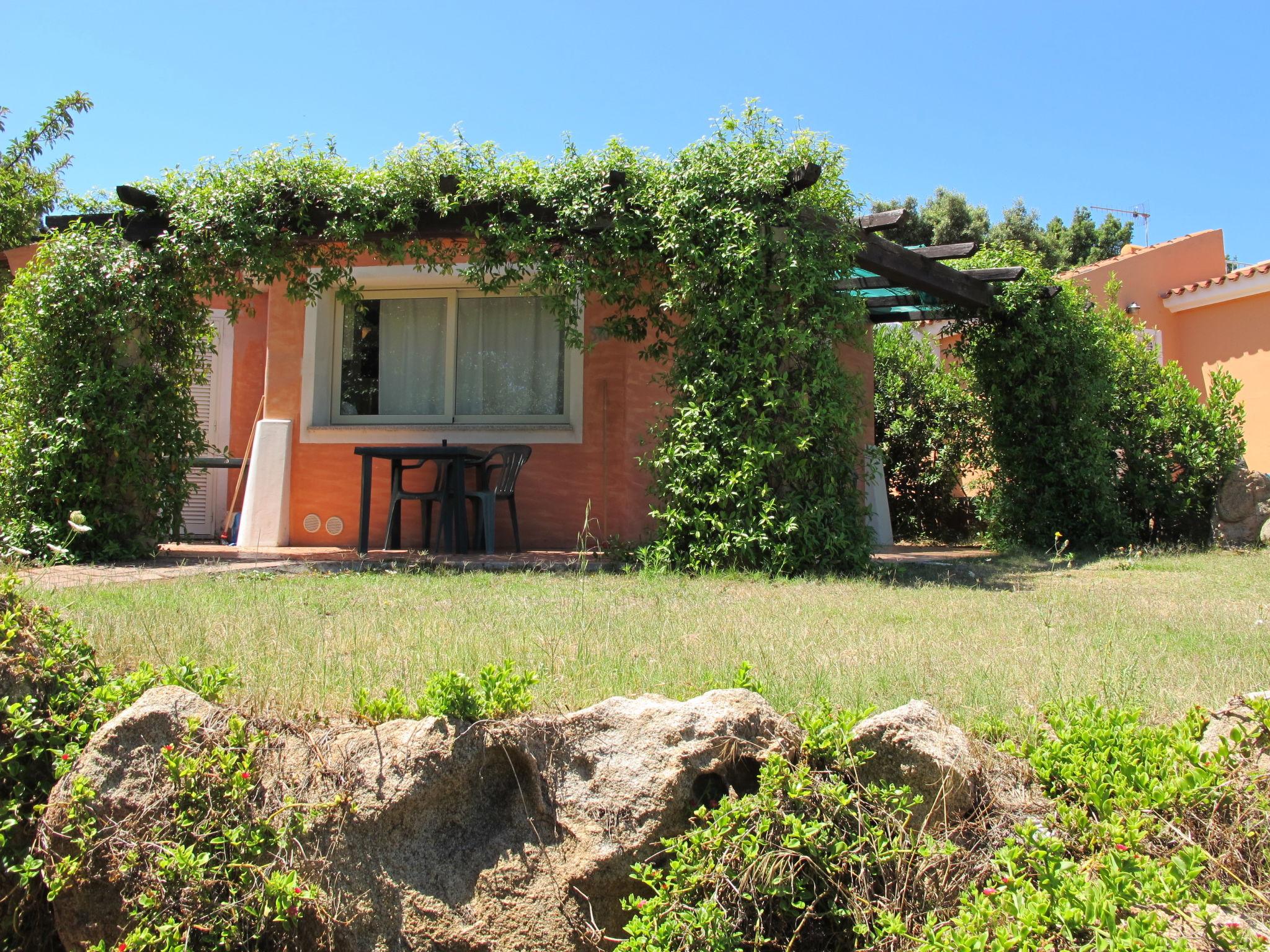 Foto 1 - Apartamento em San Teodoro com piscina e jardim