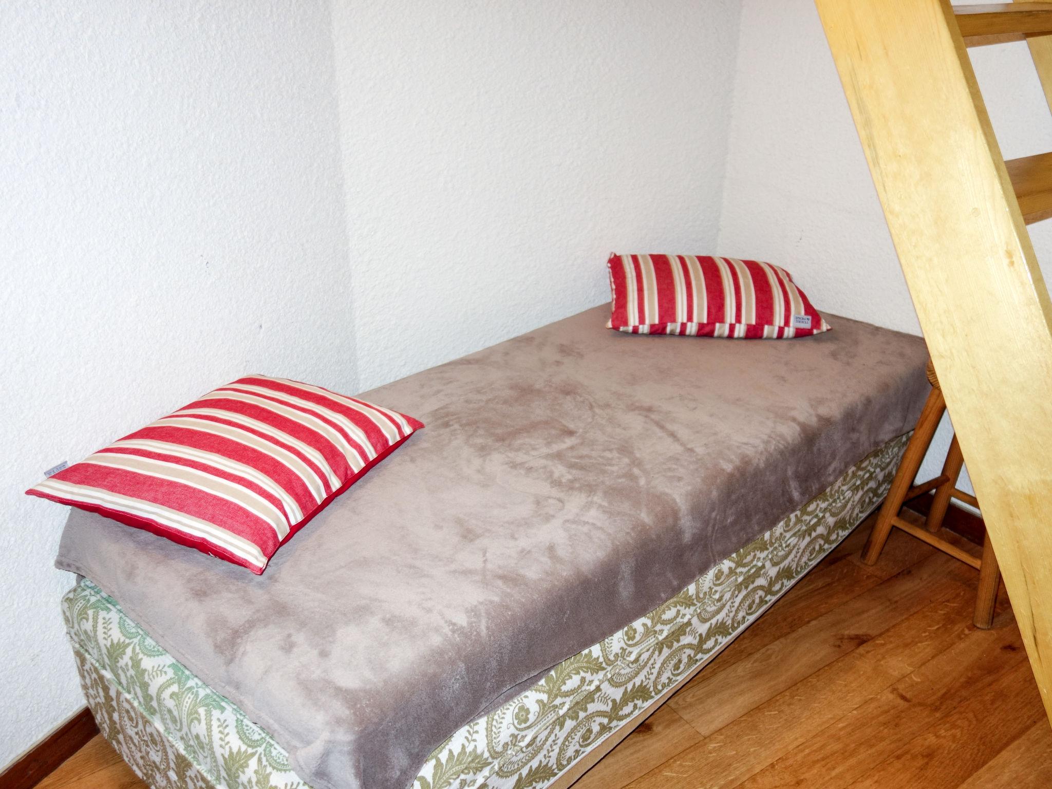 Foto 9 - Appartamento con 1 camera da letto a Les Contamines-Montjoie con vista sulle montagne