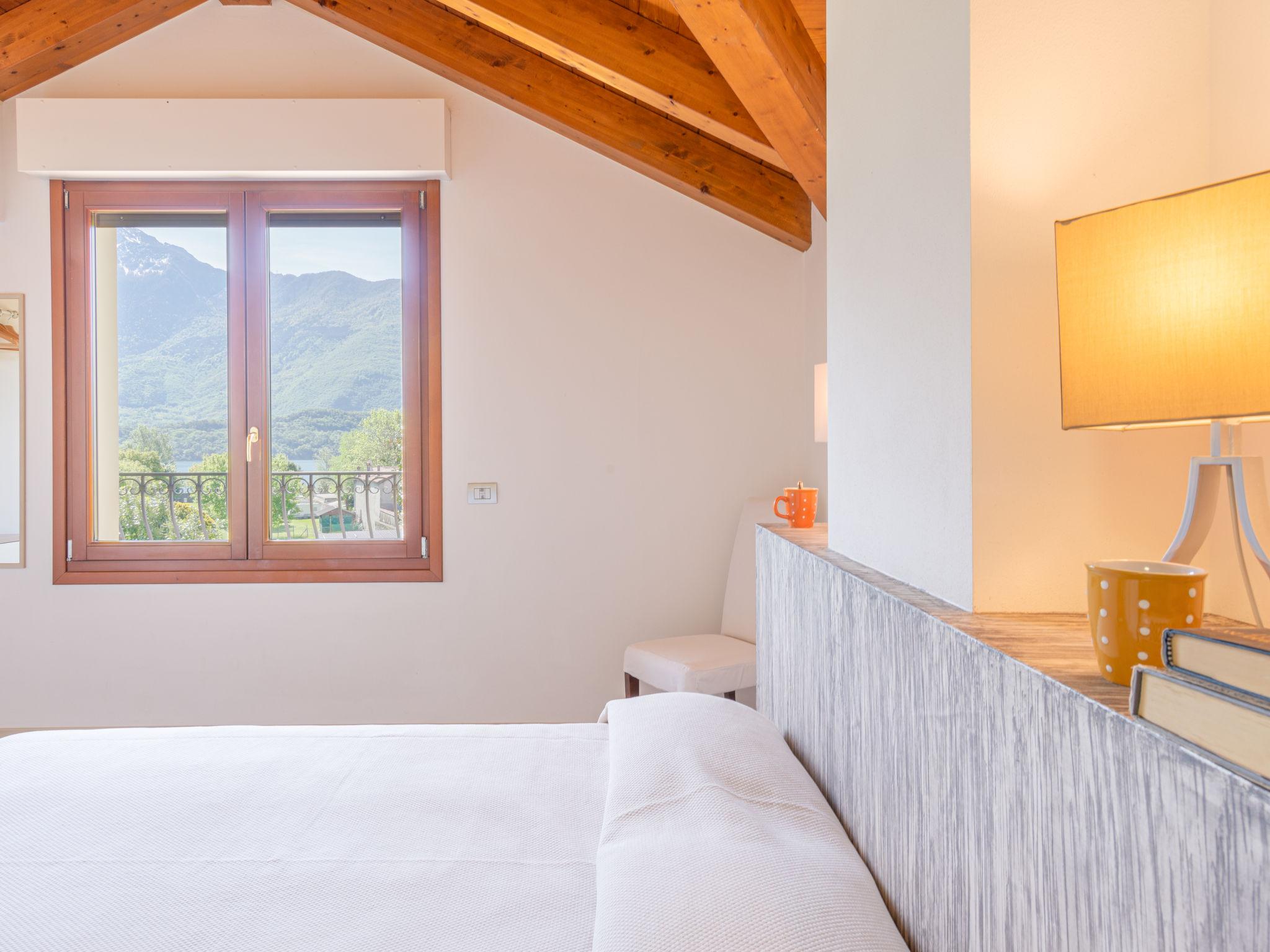 Foto 8 - Appartamento con 2 camere da letto a Domaso con giardino e vista sulle montagne