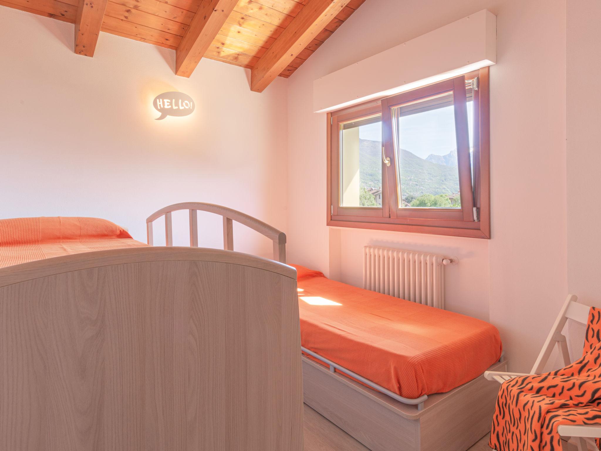 Foto 10 - Appartamento con 2 camere da letto a Domaso con giardino e vista sulle montagne