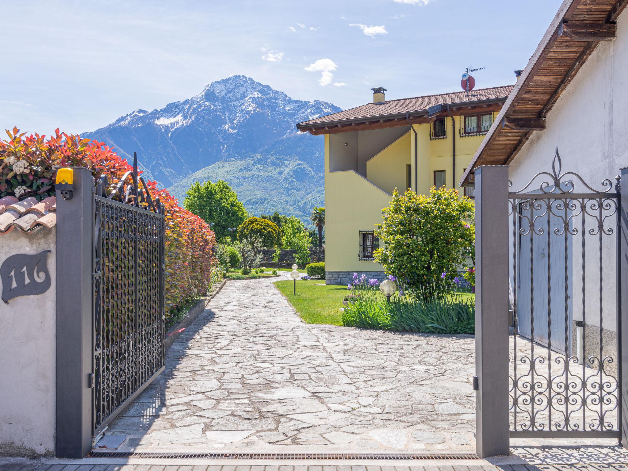 Foto 1 - Appartamento con 2 camere da letto a Domaso con giardino e vista sulle montagne