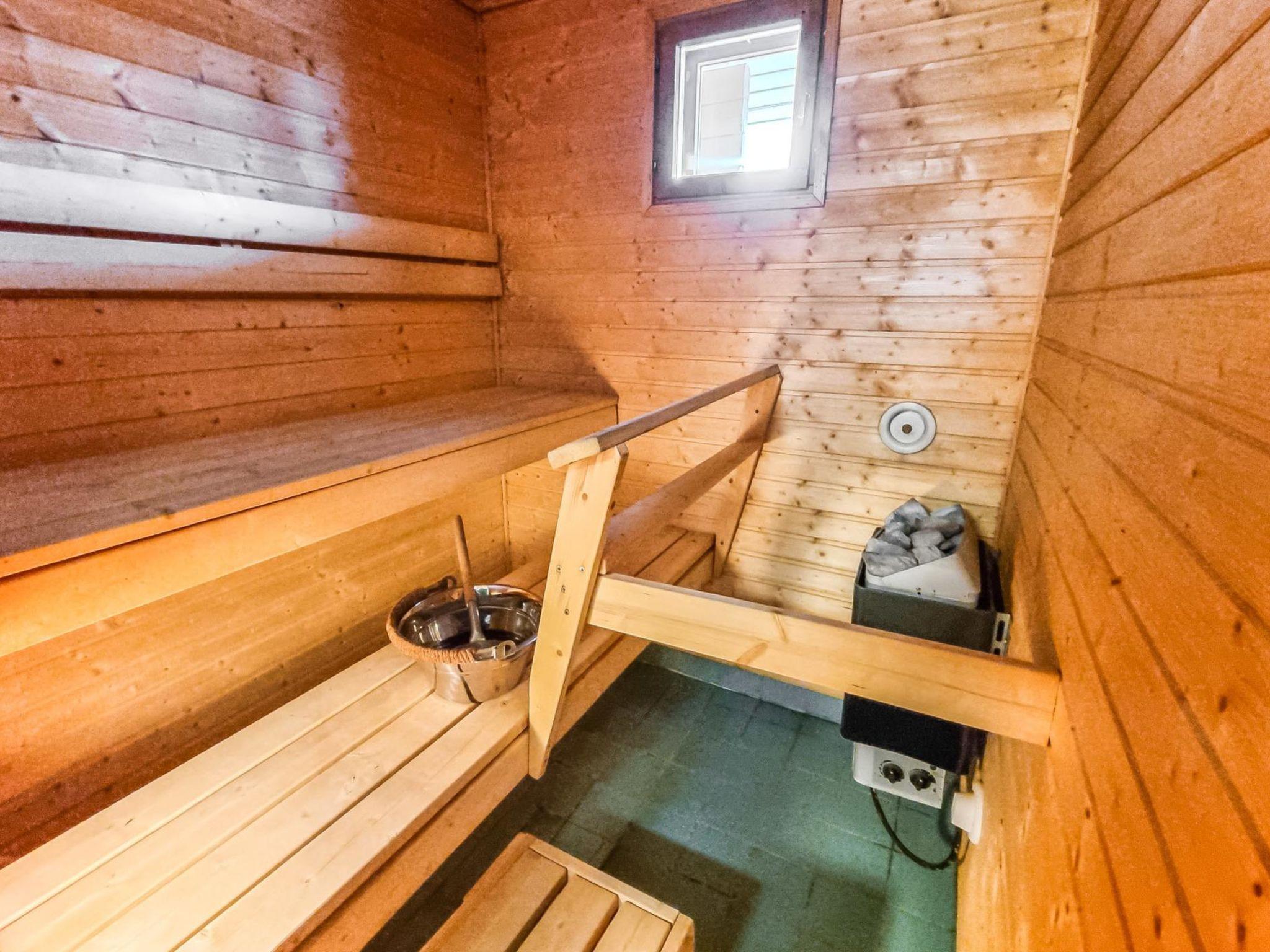 Foto 13 - Haus mit 1 Schlafzimmer in Kolari mit sauna und blick auf die berge