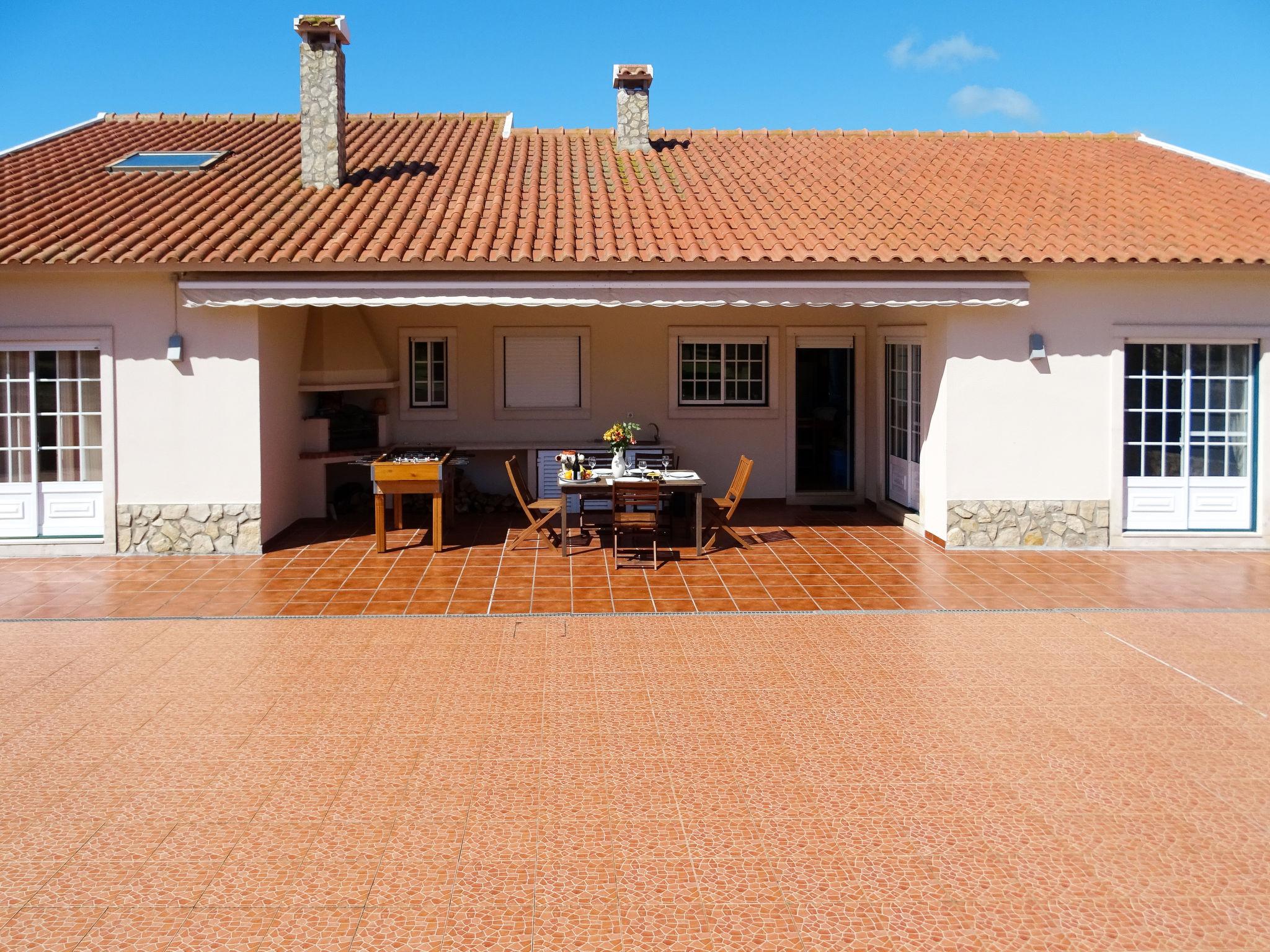 Foto 14 - Casa de 3 quartos em Torres Vedras com piscina privada e jardim