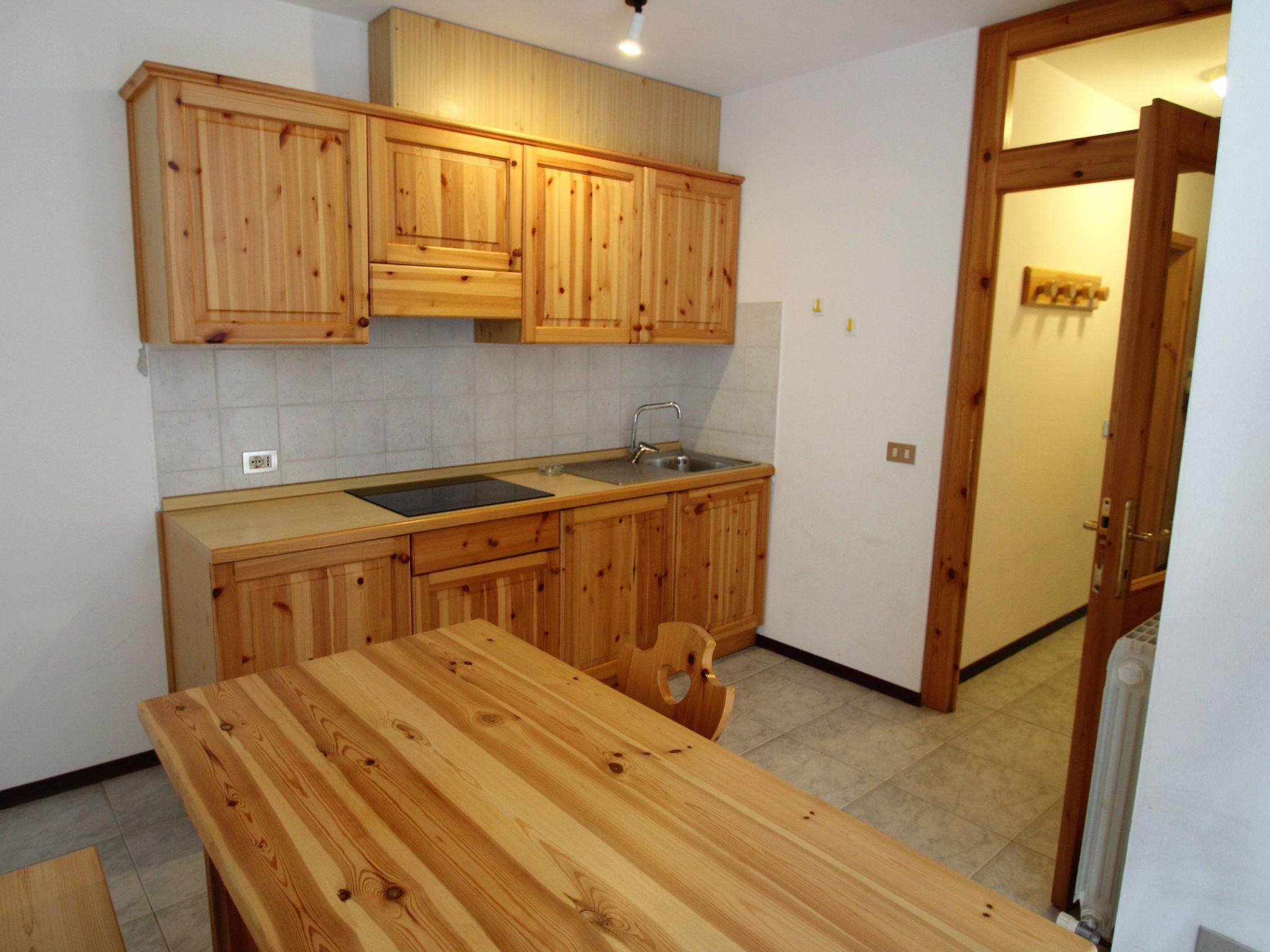 Photo 11 - 2 bedroom Apartment in Ledro with swimming pool and mountain view