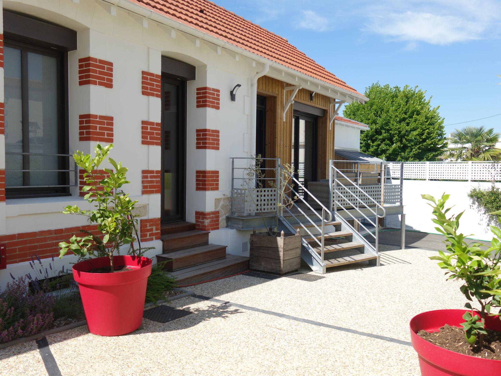 Foto 1 - Casa de 4 habitaciones en Royan con jardín y terraza