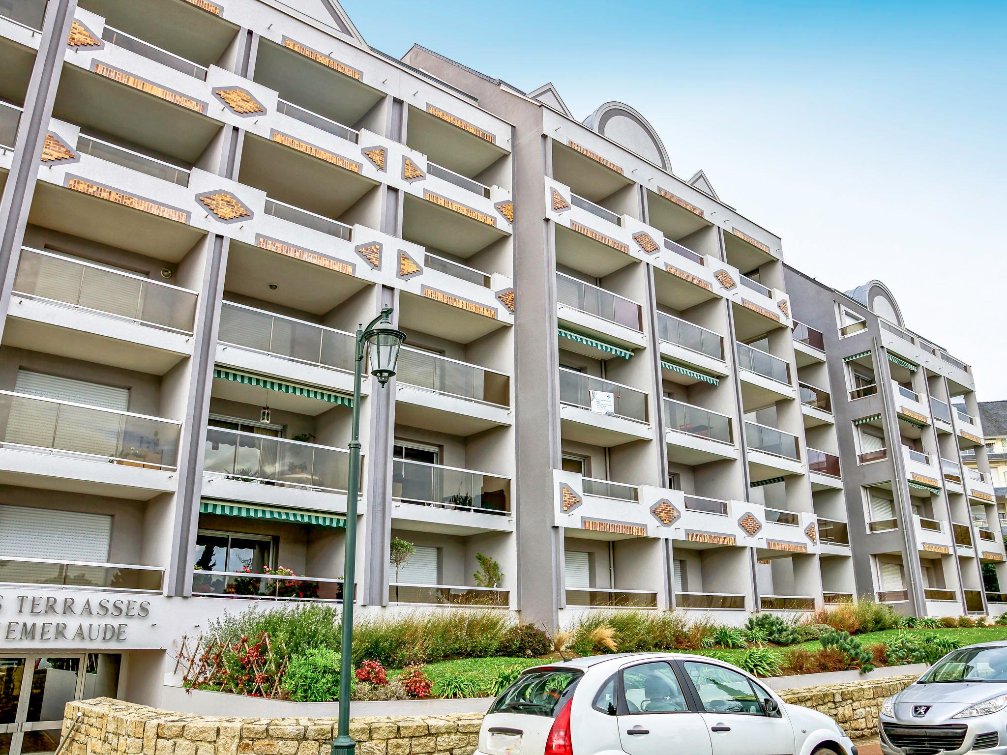 Photo 17 - 1 bedroom Apartment in Dinard with terrace and sea view