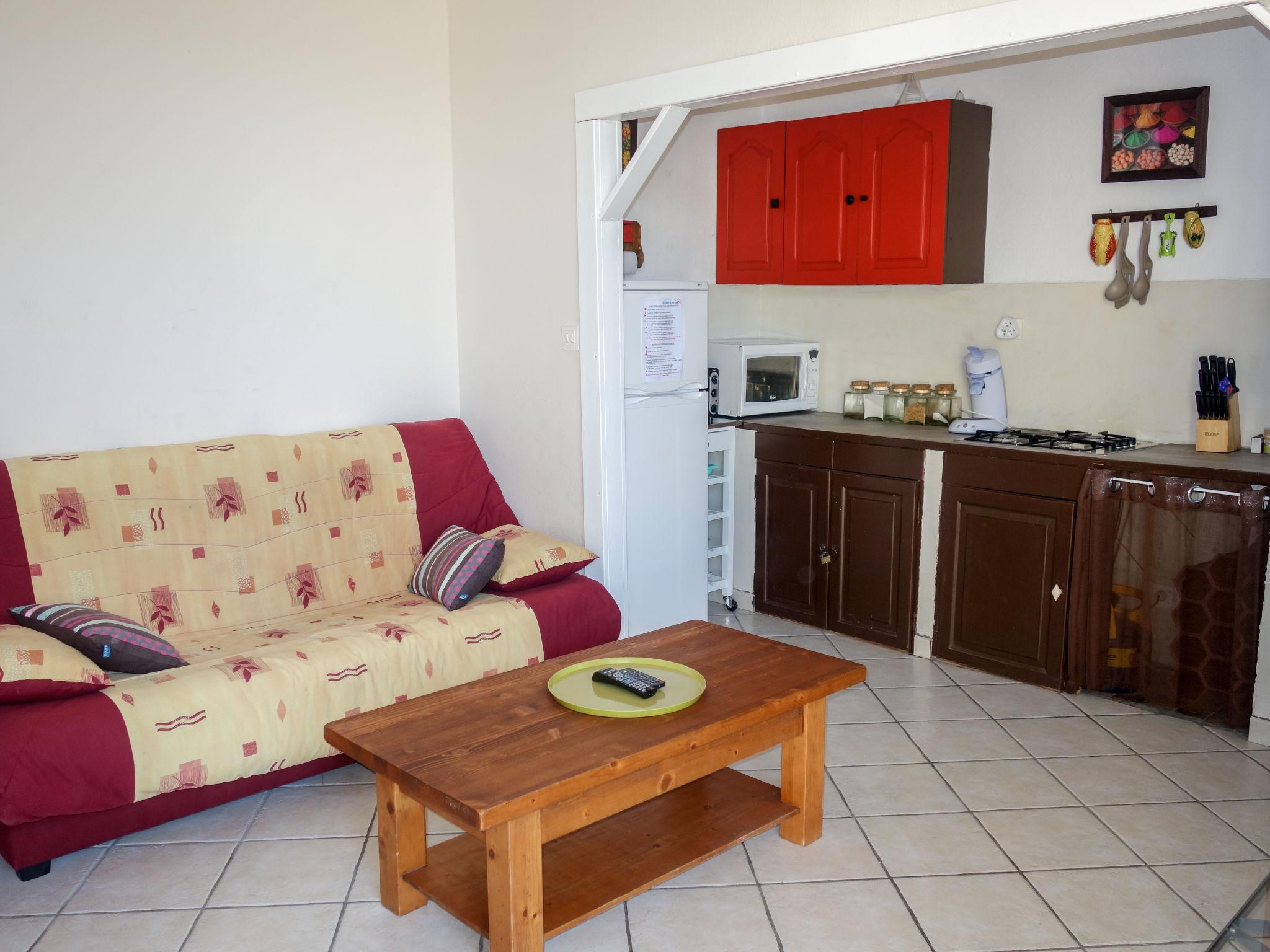 Foto 8 - Apartamento de 1 habitación en Saint-Cyr-sur-Mer con terraza y vistas al mar