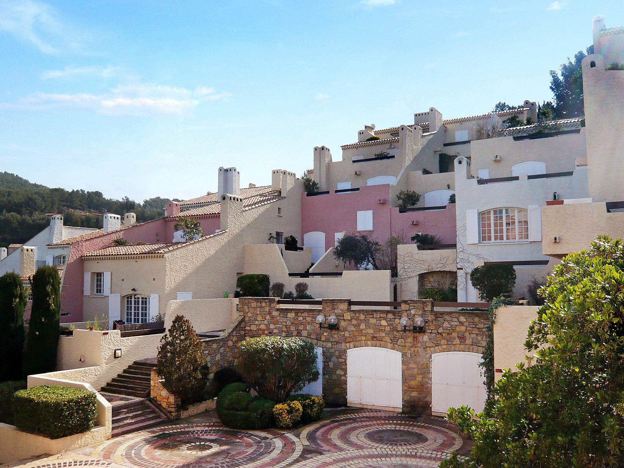 Photo 17 - 1 bedroom Apartment in Saint-Cyr-sur-Mer with terrace and sea view