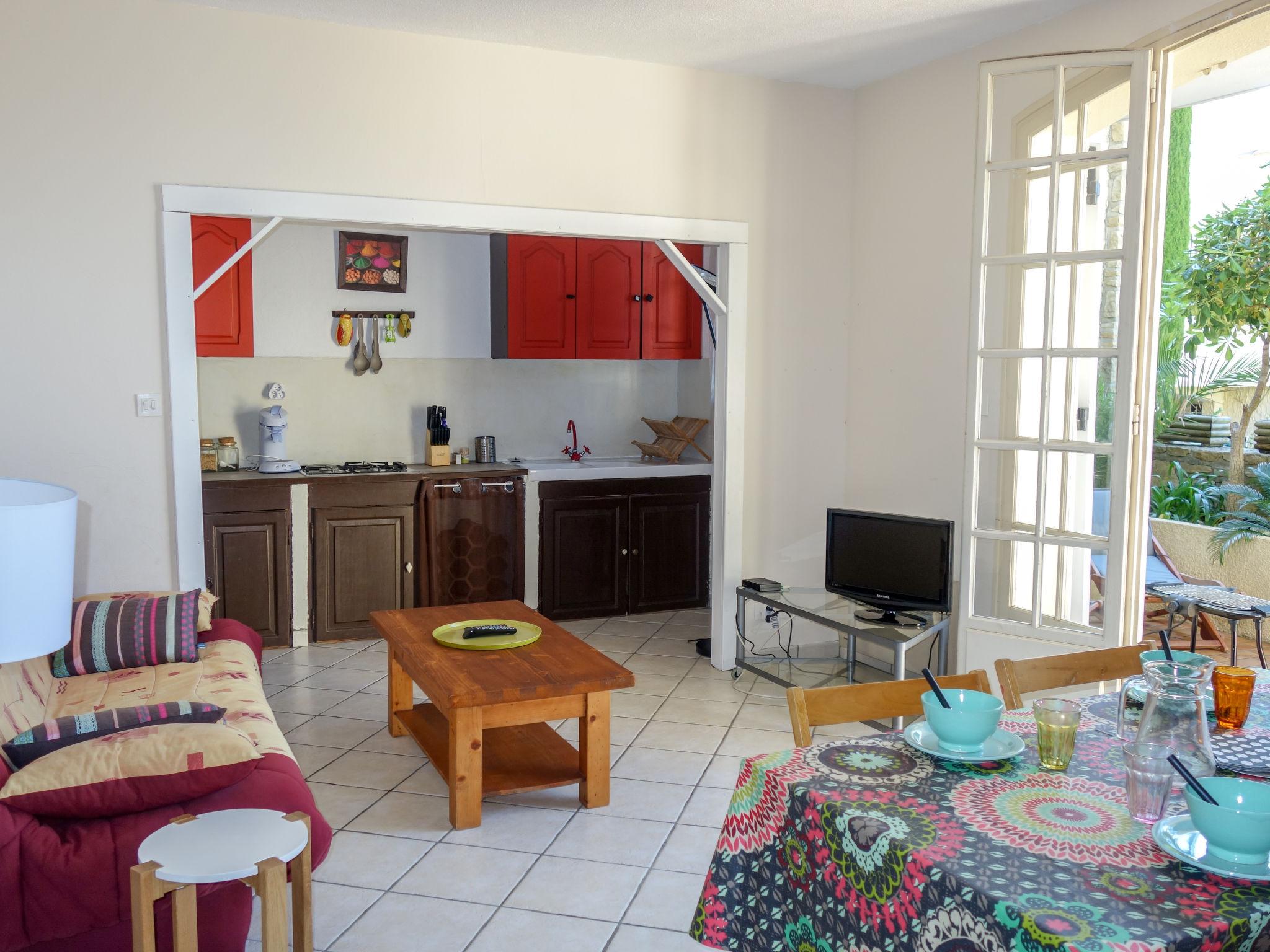 Foto 5 - Apartamento de 1 quarto em Saint-Cyr-sur-Mer com jardim e terraço