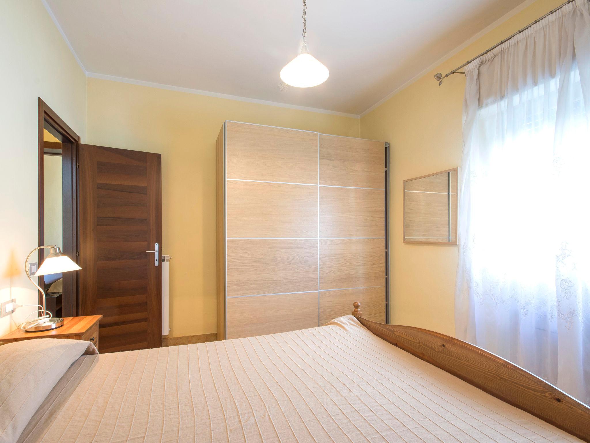 Foto 9 - Apartamento de 2 habitaciones en Forte dei Marmi con vistas al mar