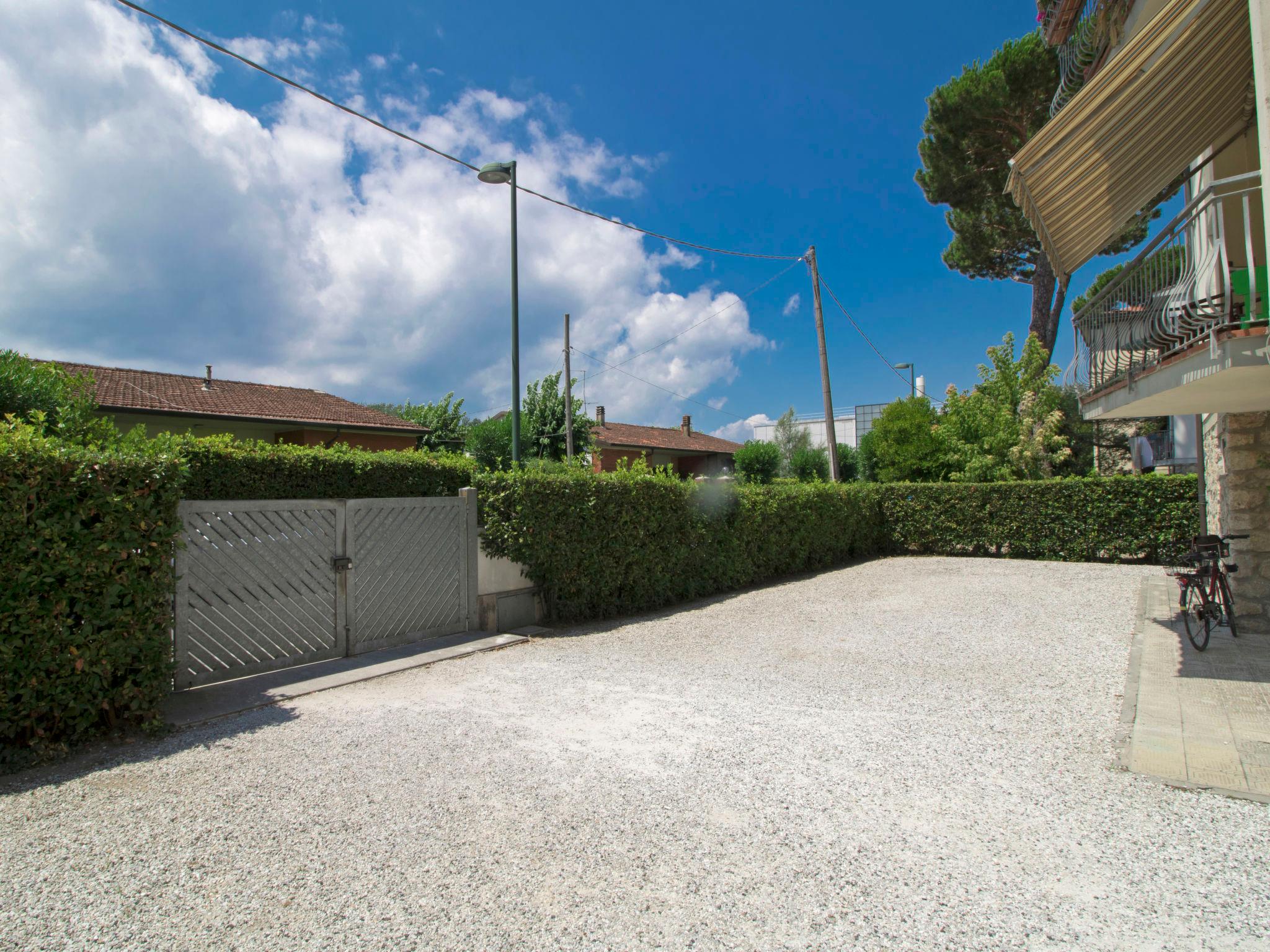 Foto 20 - Apartamento de 2 habitaciones en Forte dei Marmi con vistas al mar