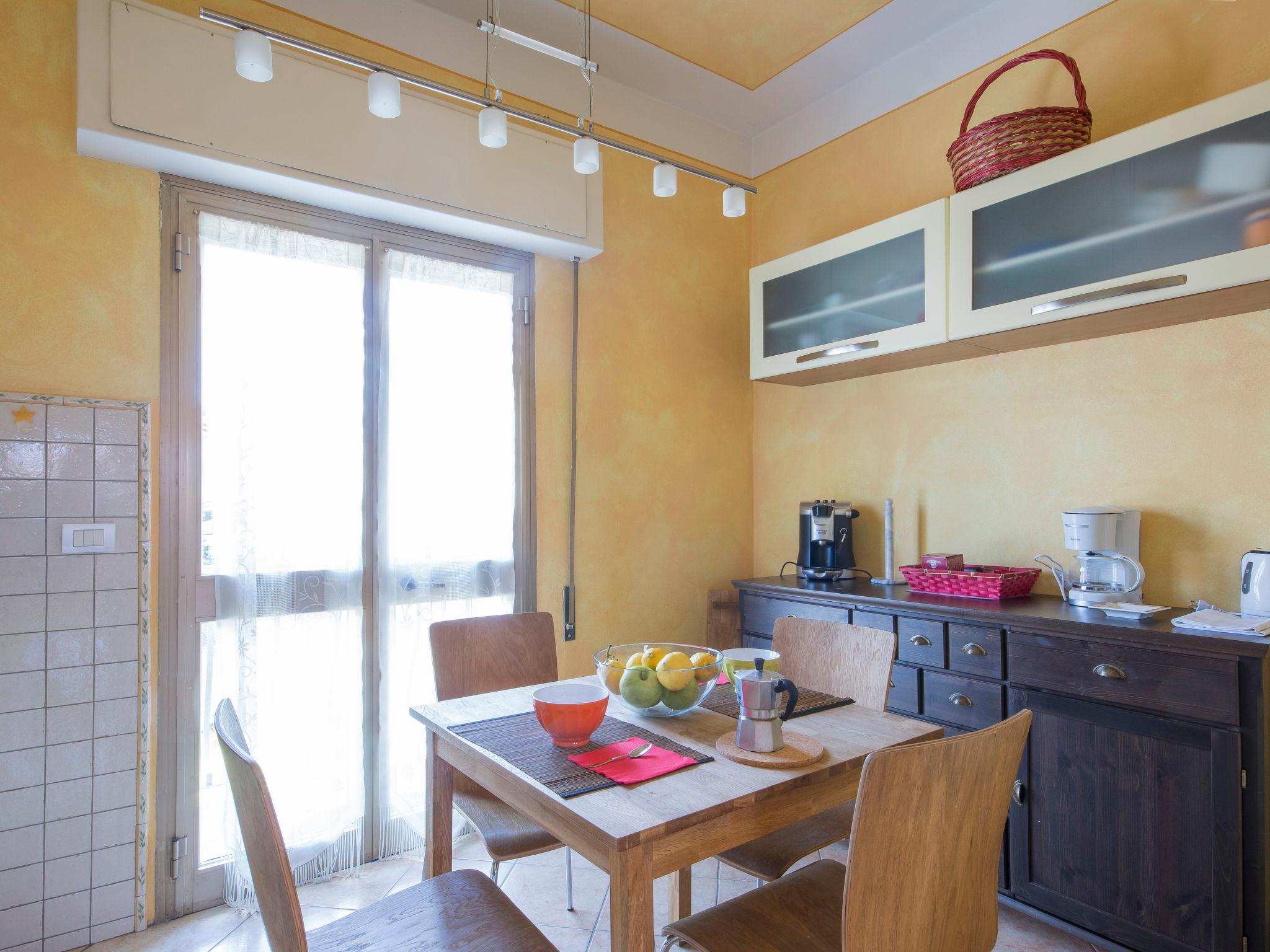 Foto 8 - Apartamento de 2 habitaciones en Forte dei Marmi con vistas al mar