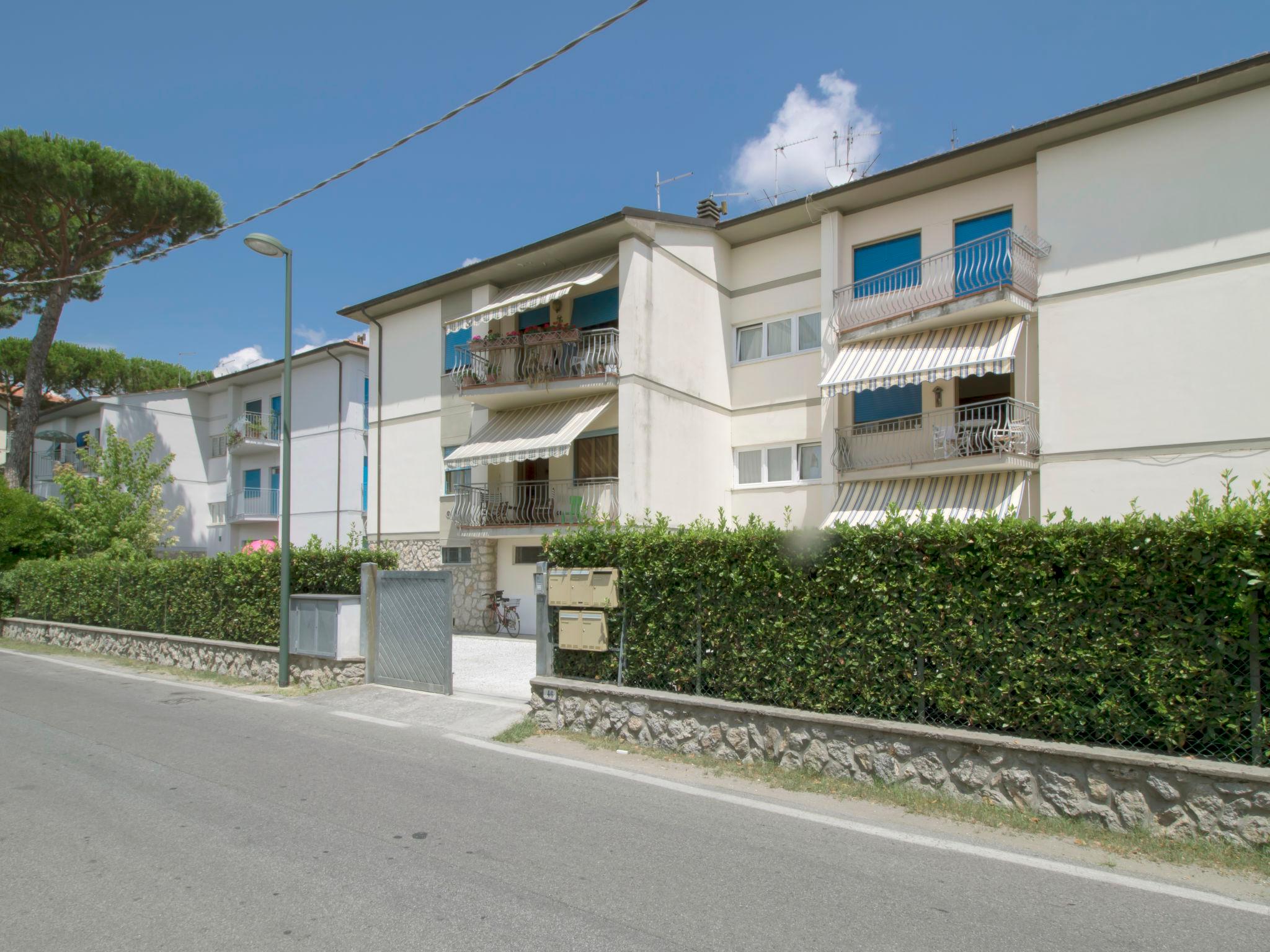 Foto 19 - Apartamento de 2 habitaciones en Forte dei Marmi con vistas al mar