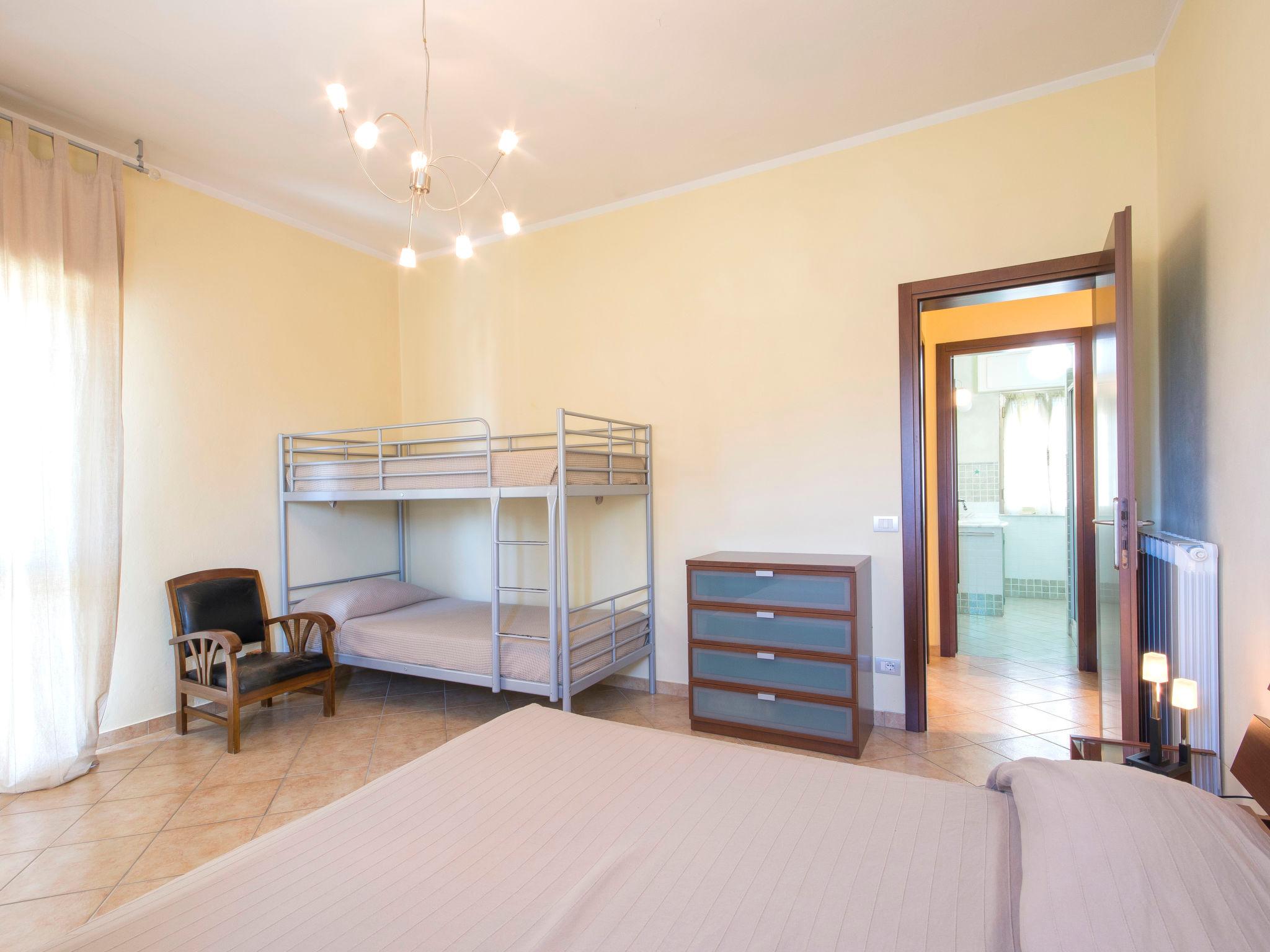 Foto 12 - Apartment mit 2 Schlafzimmern in Forte dei Marmi mit blick aufs meer