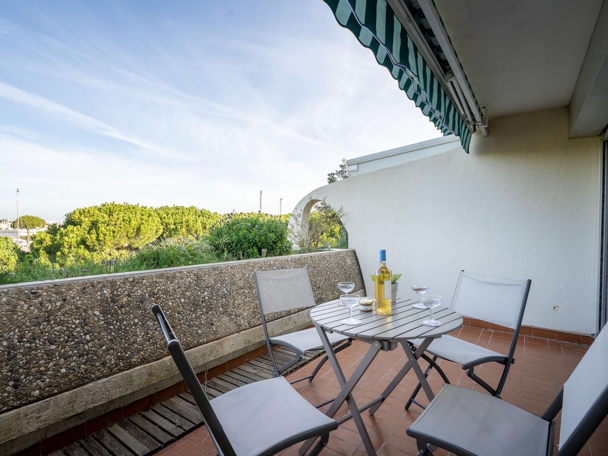 Foto 2 - Appartamento con 1 camera da letto a Le Grau-du-Roi con piscina e terrazza