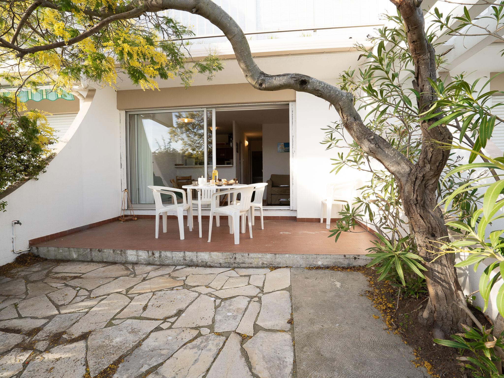 Photo 5 - Appartement de 2 chambres à Le Grau-du-Roi avec jardin et terrasse