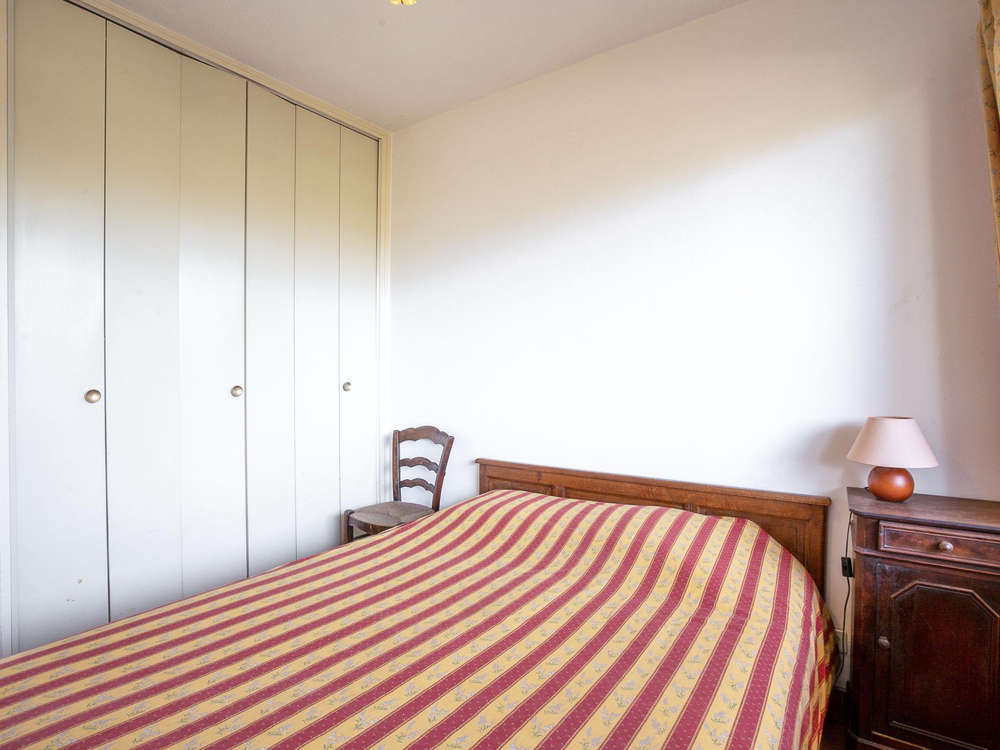 Foto 3 - Appartamento con 2 camere da letto a Le Grau-du-Roi con giardino e vista mare