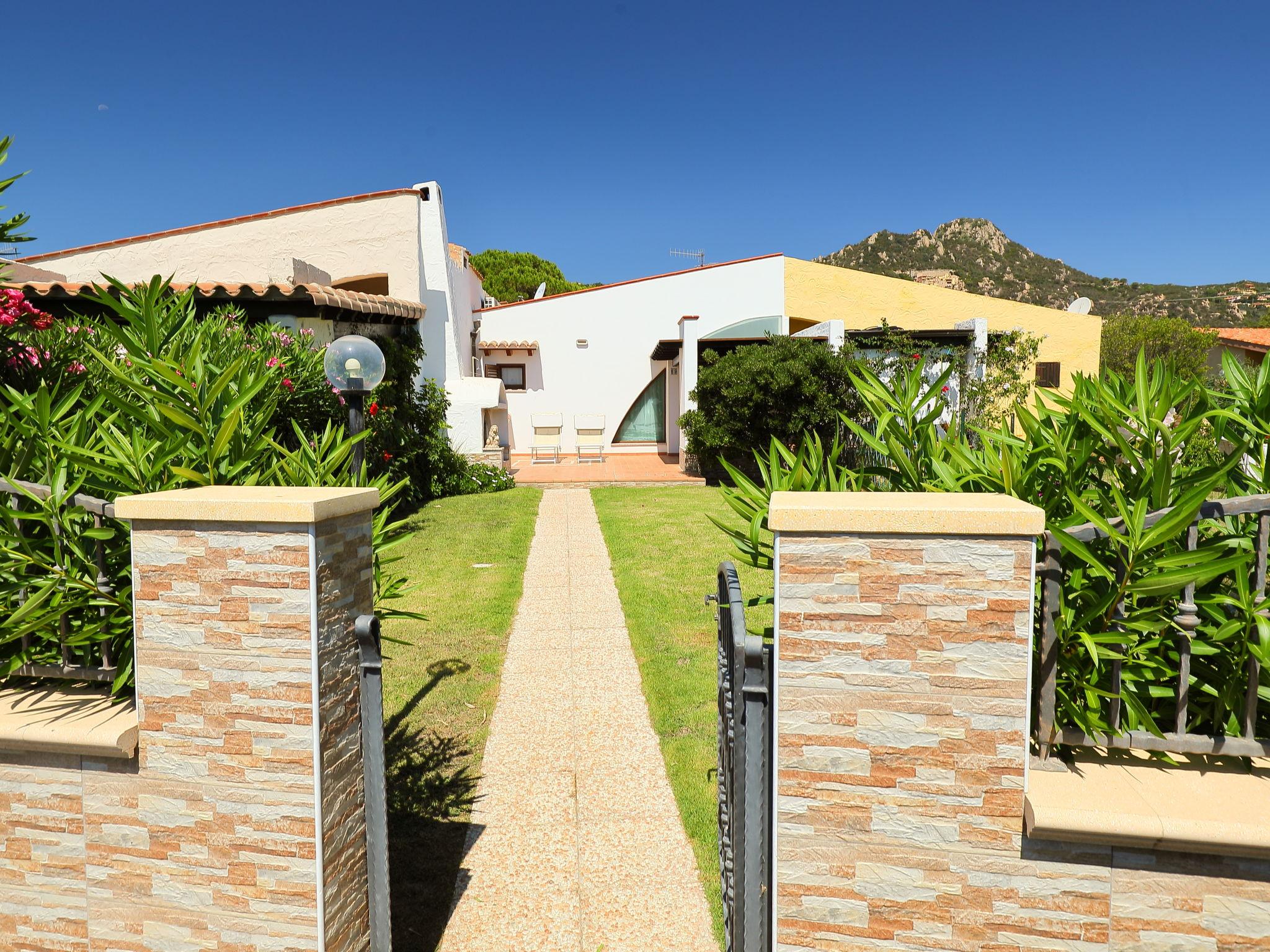 Foto 2 - Casa de 3 quartos em Muravera com jardim e terraço