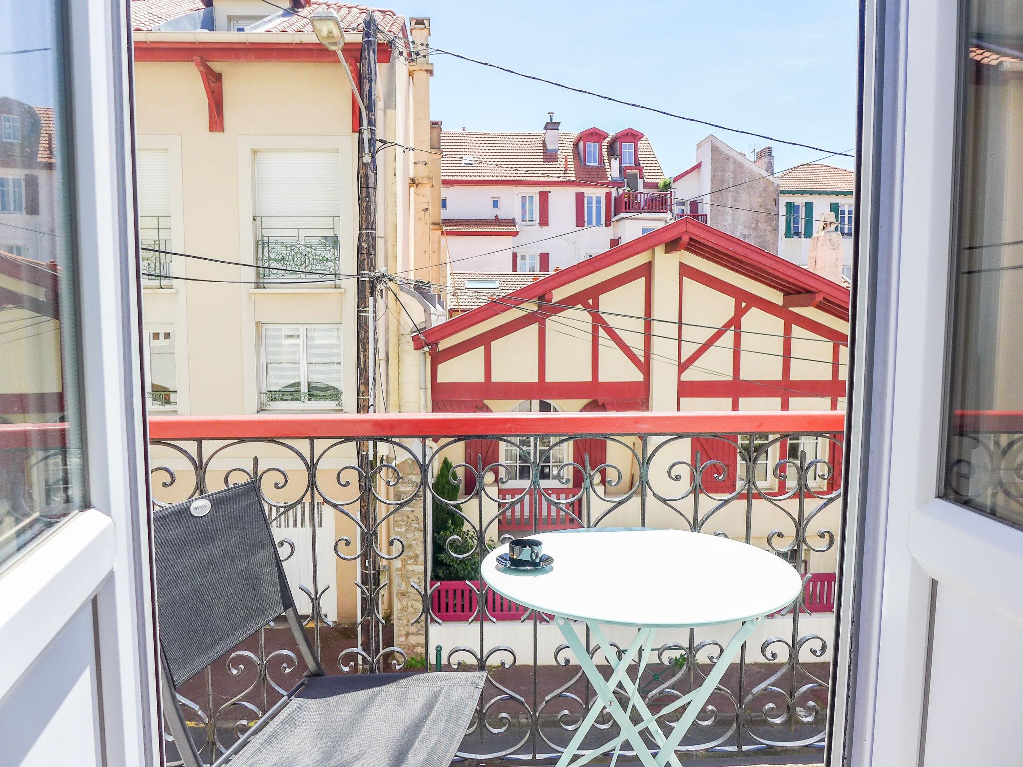 Foto 18 - Apartamento de 2 habitaciones en Biarritz con vistas al mar