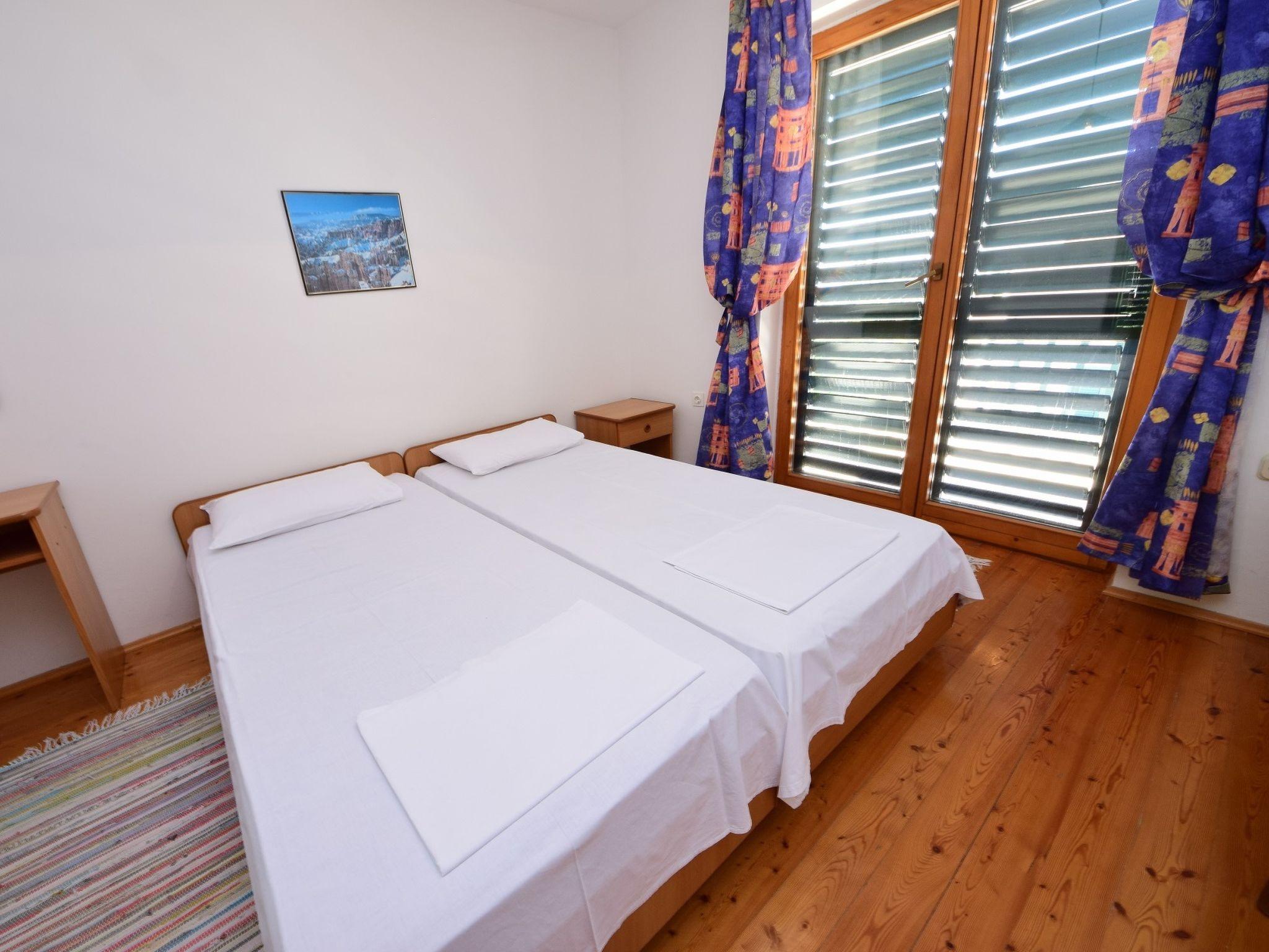 Foto 9 - Apartment mit 1 Schlafzimmer in Orebić mit schwimmbad und blick aufs meer
