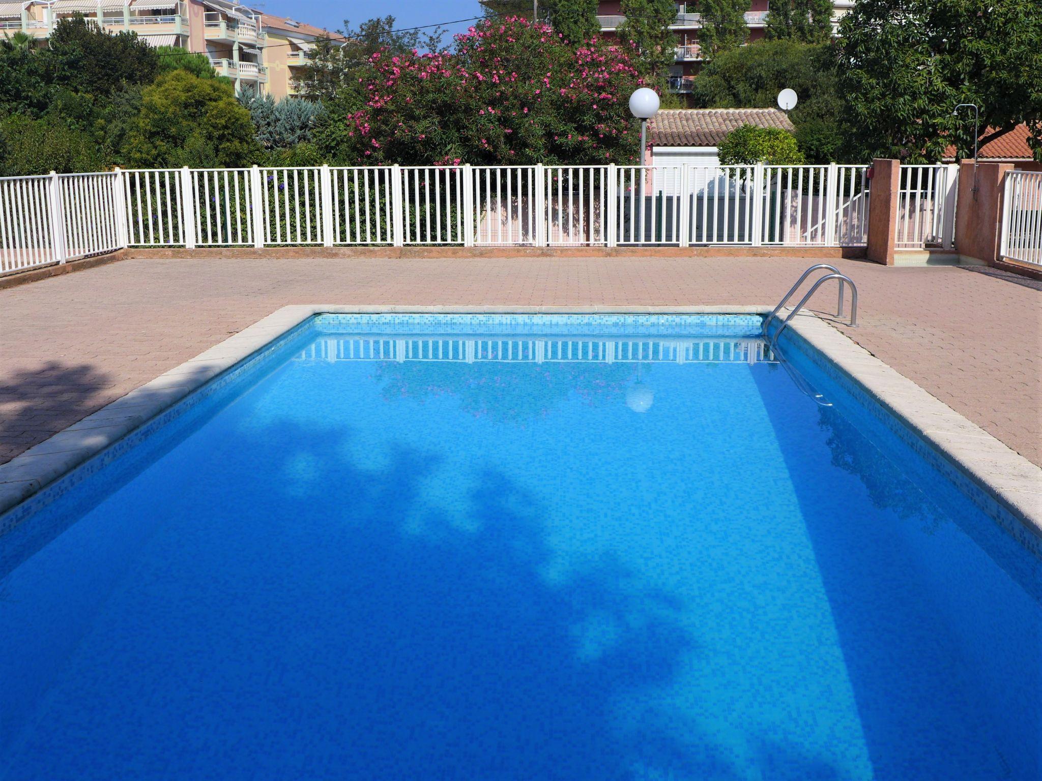 Photo 13 - Appartement de 1 chambre à Sainte-Maxime avec piscine