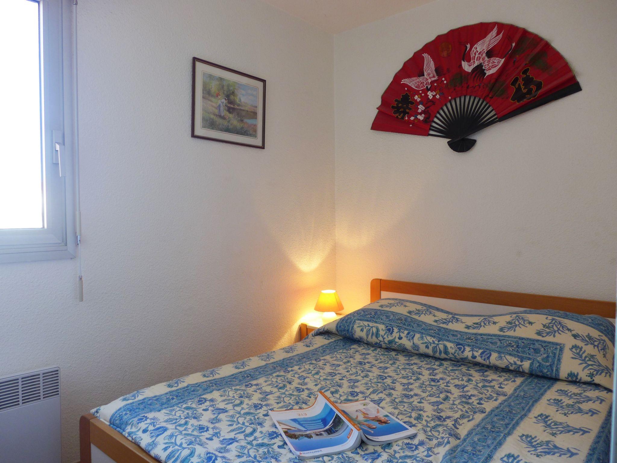 Foto 5 - Appartamento con 1 camera da letto a Sainte-Maxime con piscina e vista mare