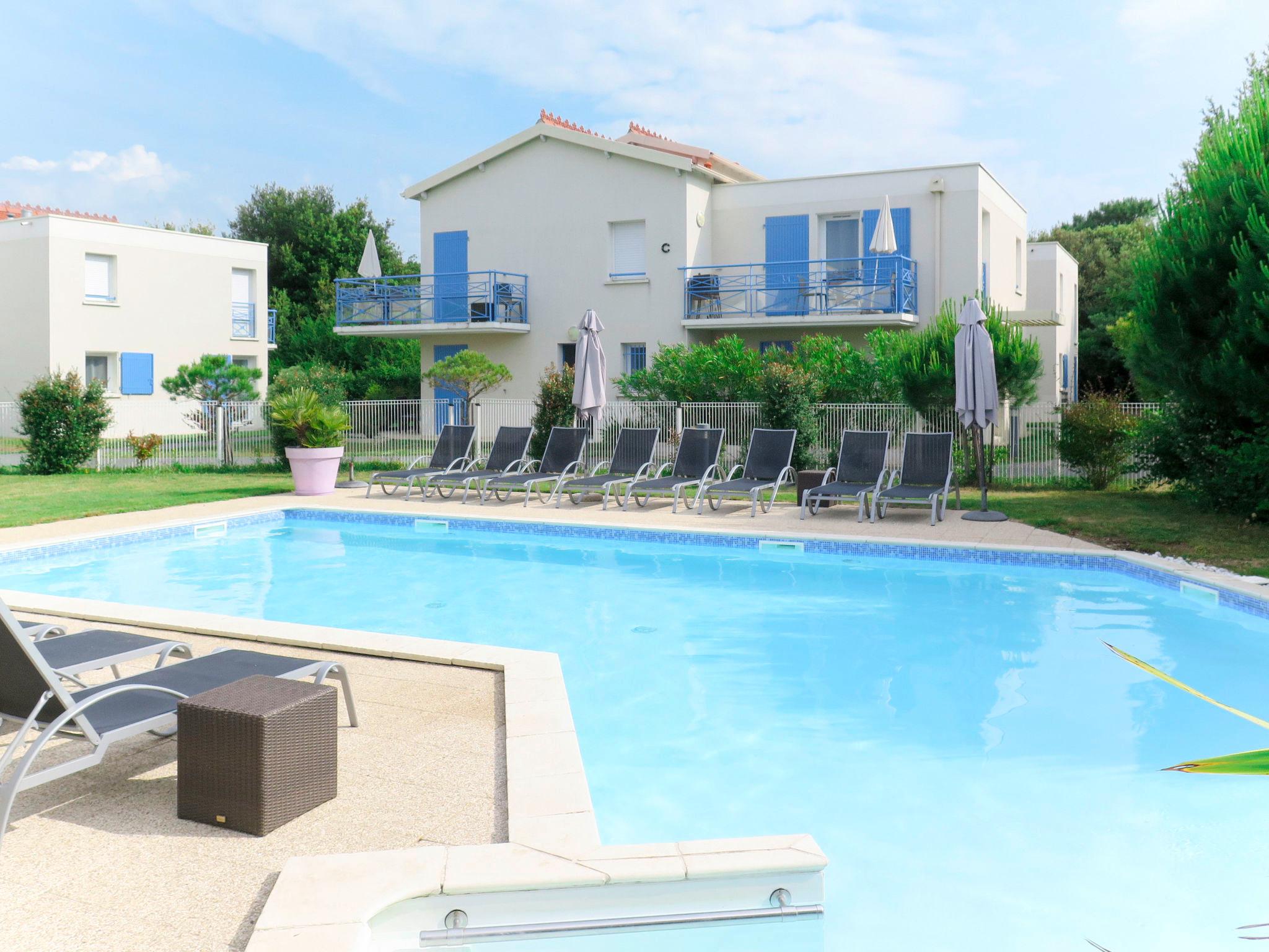 Photo 9 - 2 bedroom Apartment in Saint-Palais-sur-Mer with swimming pool and sea view