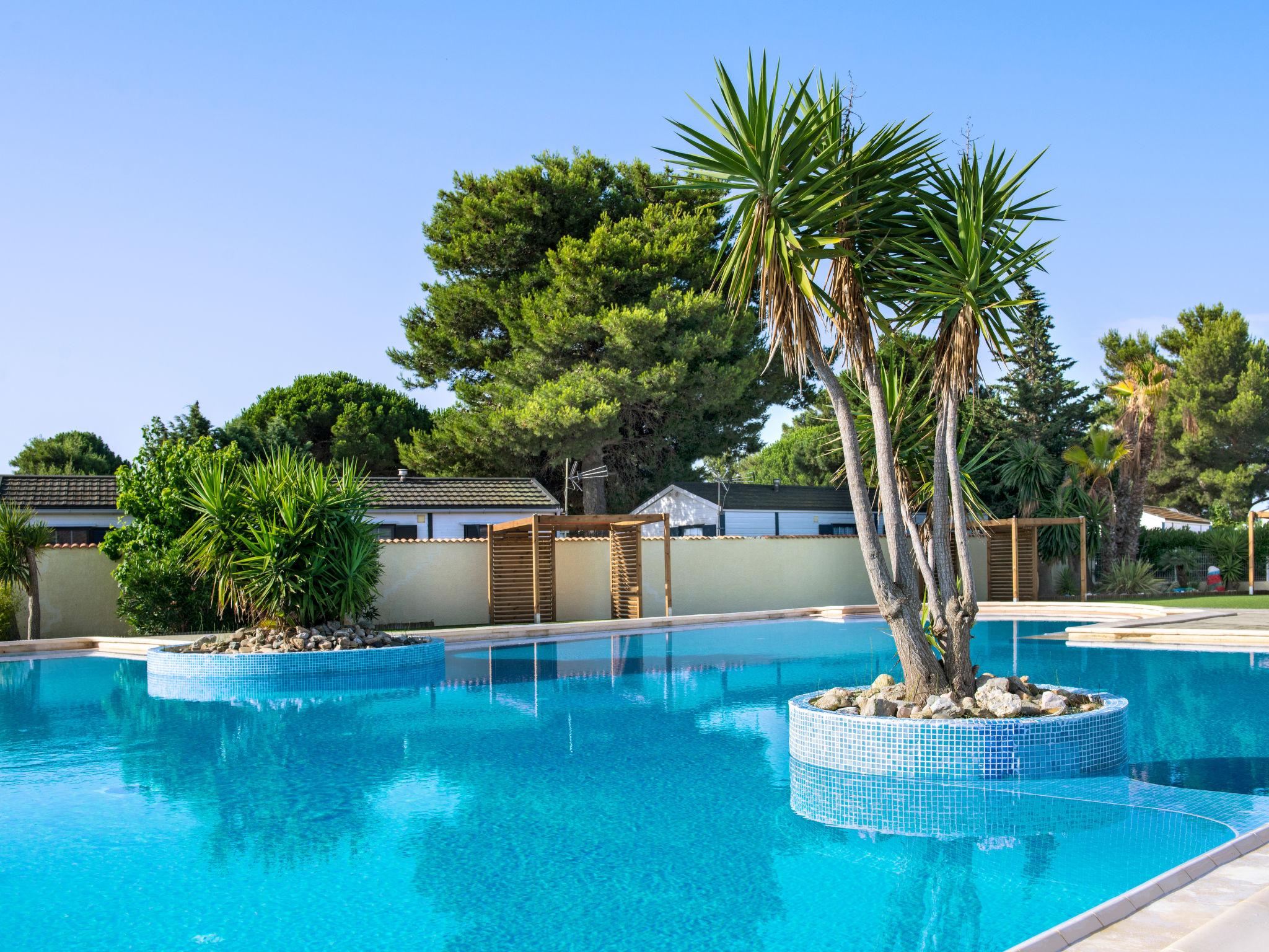 Foto 2 - Casa con 3 camere da letto a Vendres con piscina e terrazza