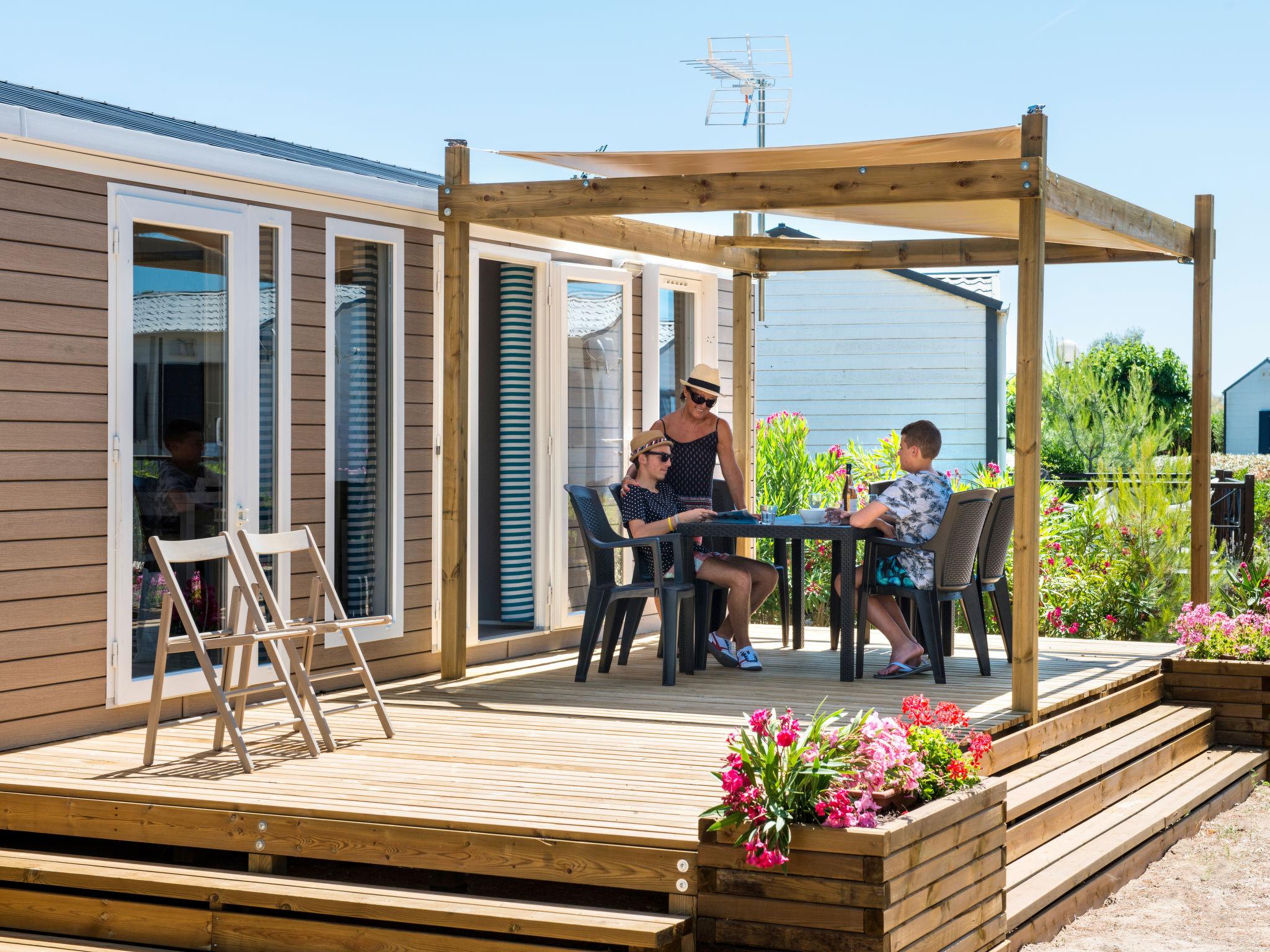 Foto 6 - Casa de 2 quartos em Vendres com piscina e terraço