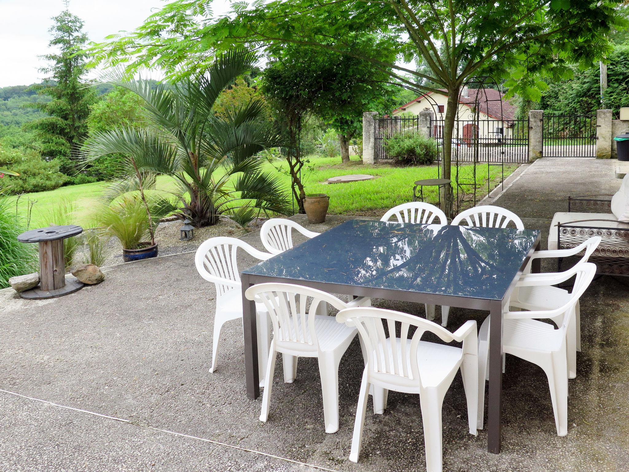 Photo 2 - Maison de 5 chambres à Nassiet avec piscine privée et jardin