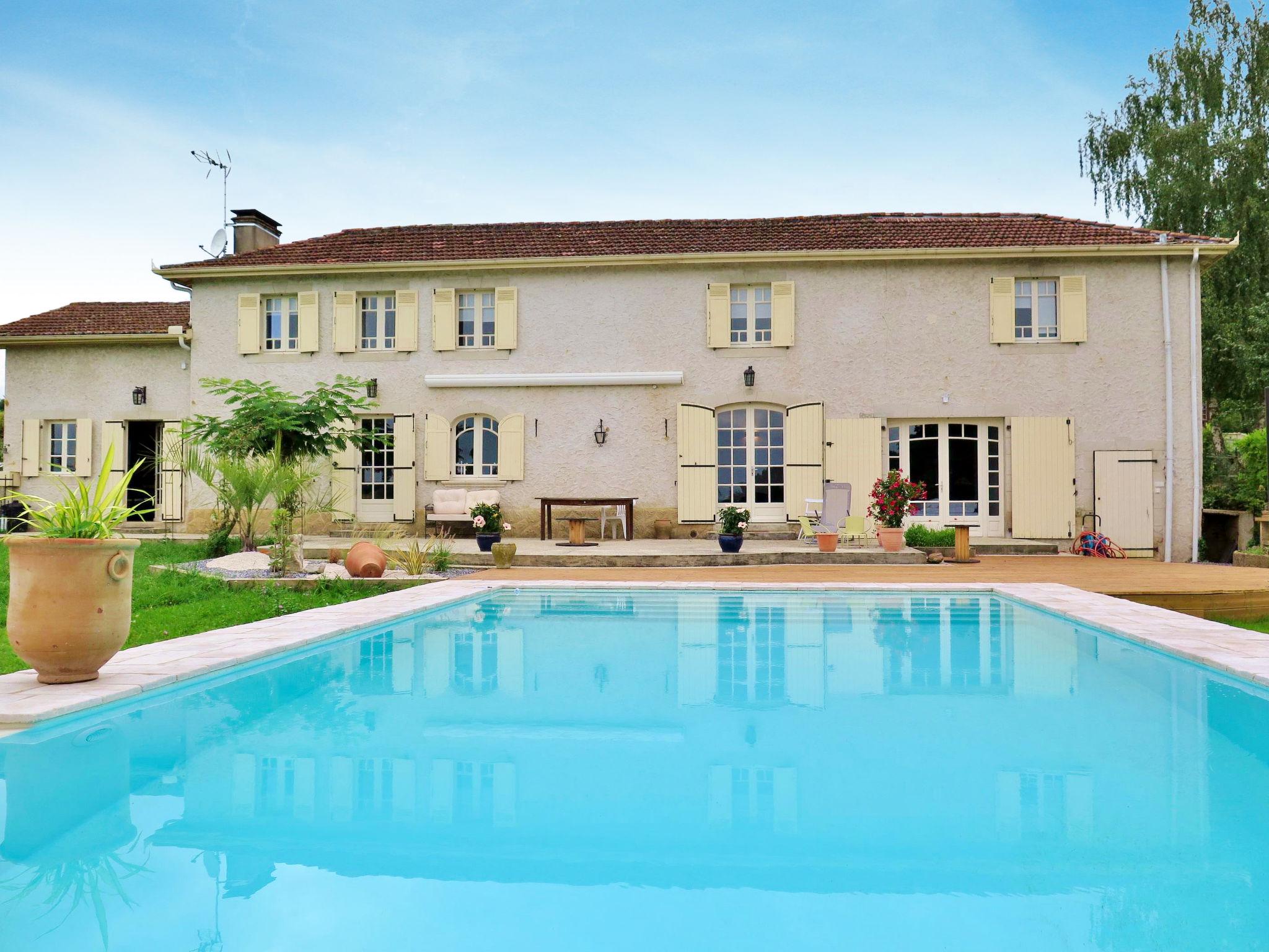 Photo 1 - Maison de 5 chambres à Nassiet avec piscine privée et jardin