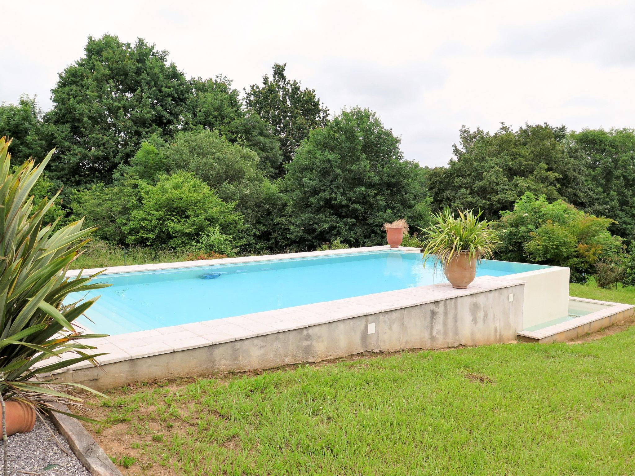 Photo 23 - Maison de 5 chambres à Nassiet avec piscine privée et terrasse